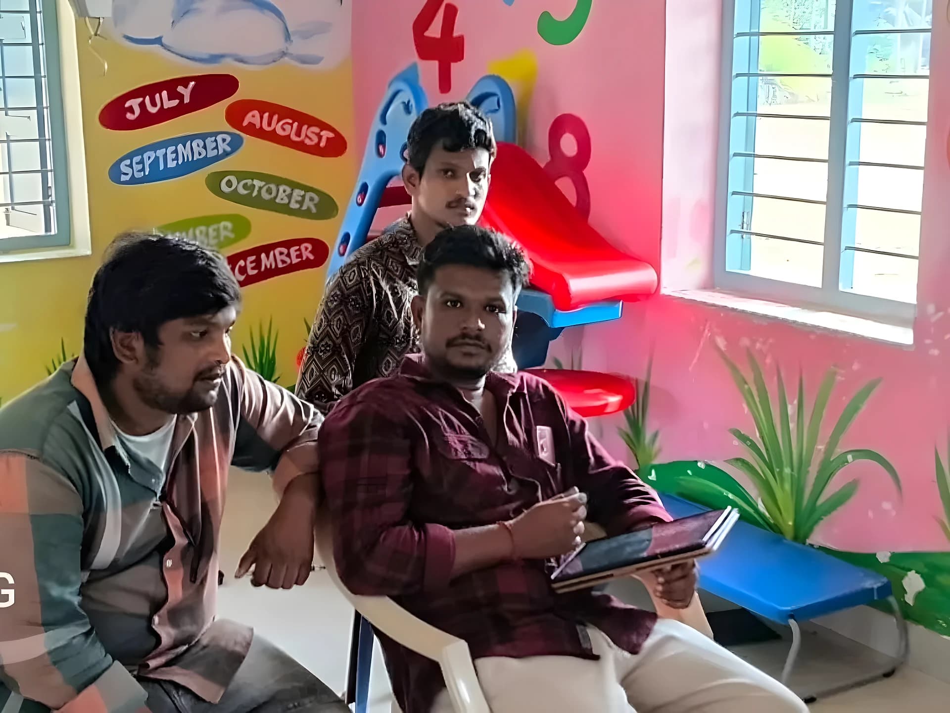 అంగన్వాడీల్లో ఫేక్ తనిఖీలు.. ముగ్గురు అరెస్ట్