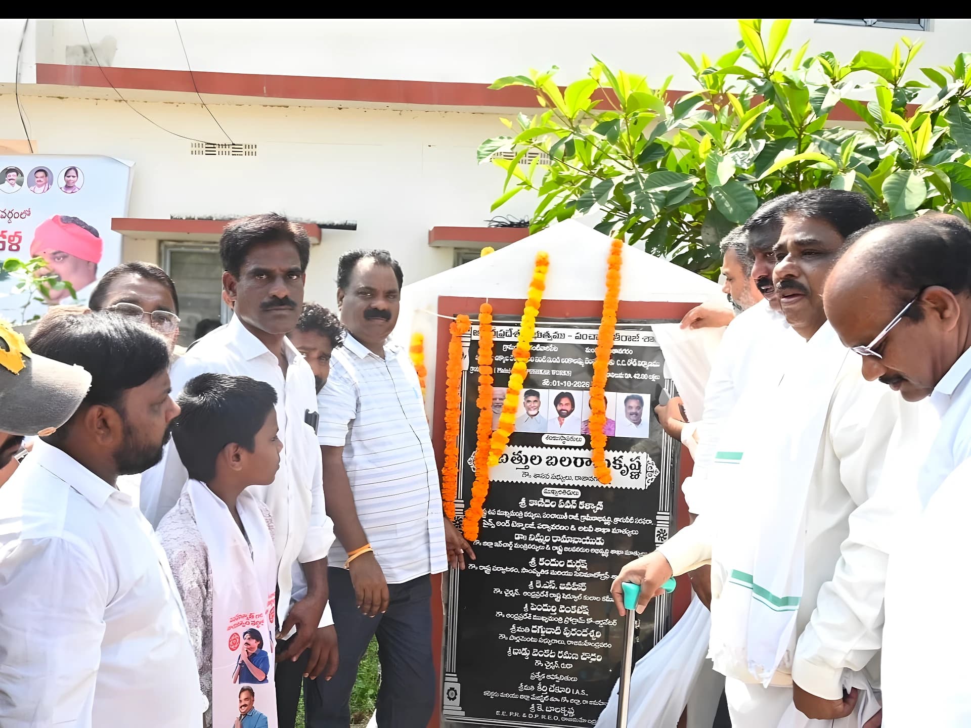 రోడ్డు పనులకు MLA శంకుస్థాపన