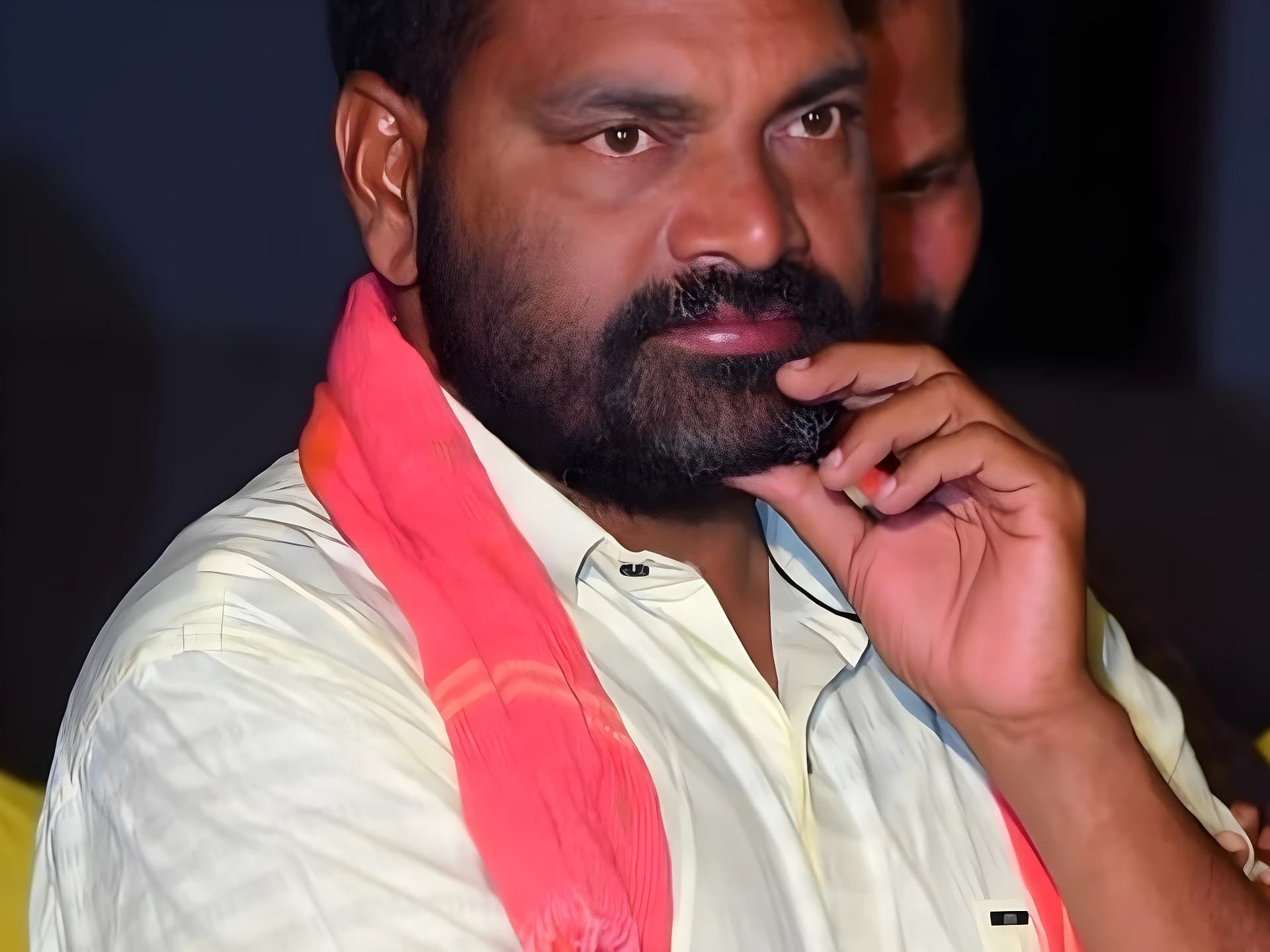 హమారా ప్రసాద్ పై నాన్ బెయిలబుల్ కేసుకు డిమాండ్..