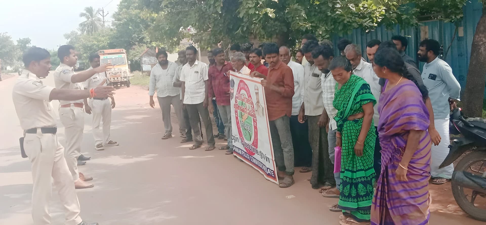 OTP లు షేర్ చేయొద్దు.. ఖమ్మంలో అవగాహన!