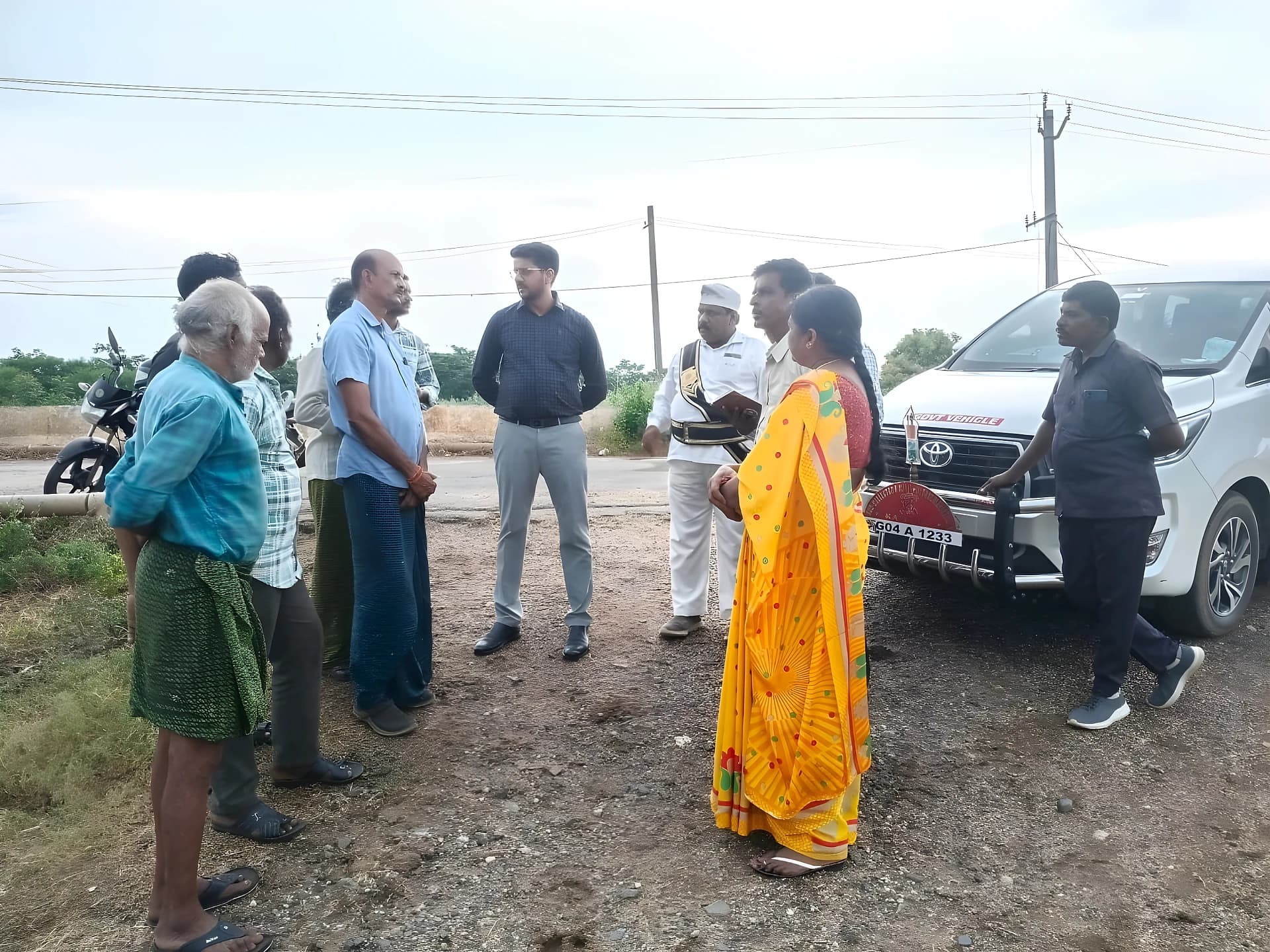 నీటిని ఫ్రీగా ఇవ్వాలని సబ్ కలెక్టర్ ఆర్డర్