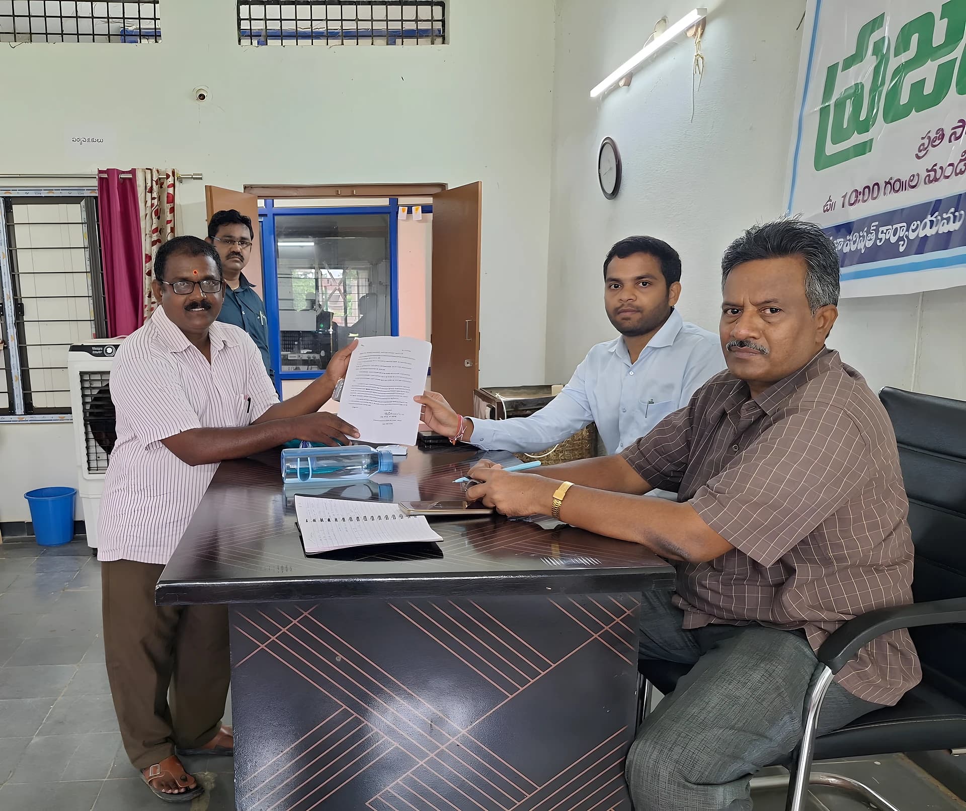 చలాన్ కట్టినా సర్వే కాలేదు.. రైతుల తీవ్ర ఇబ్బందులు
