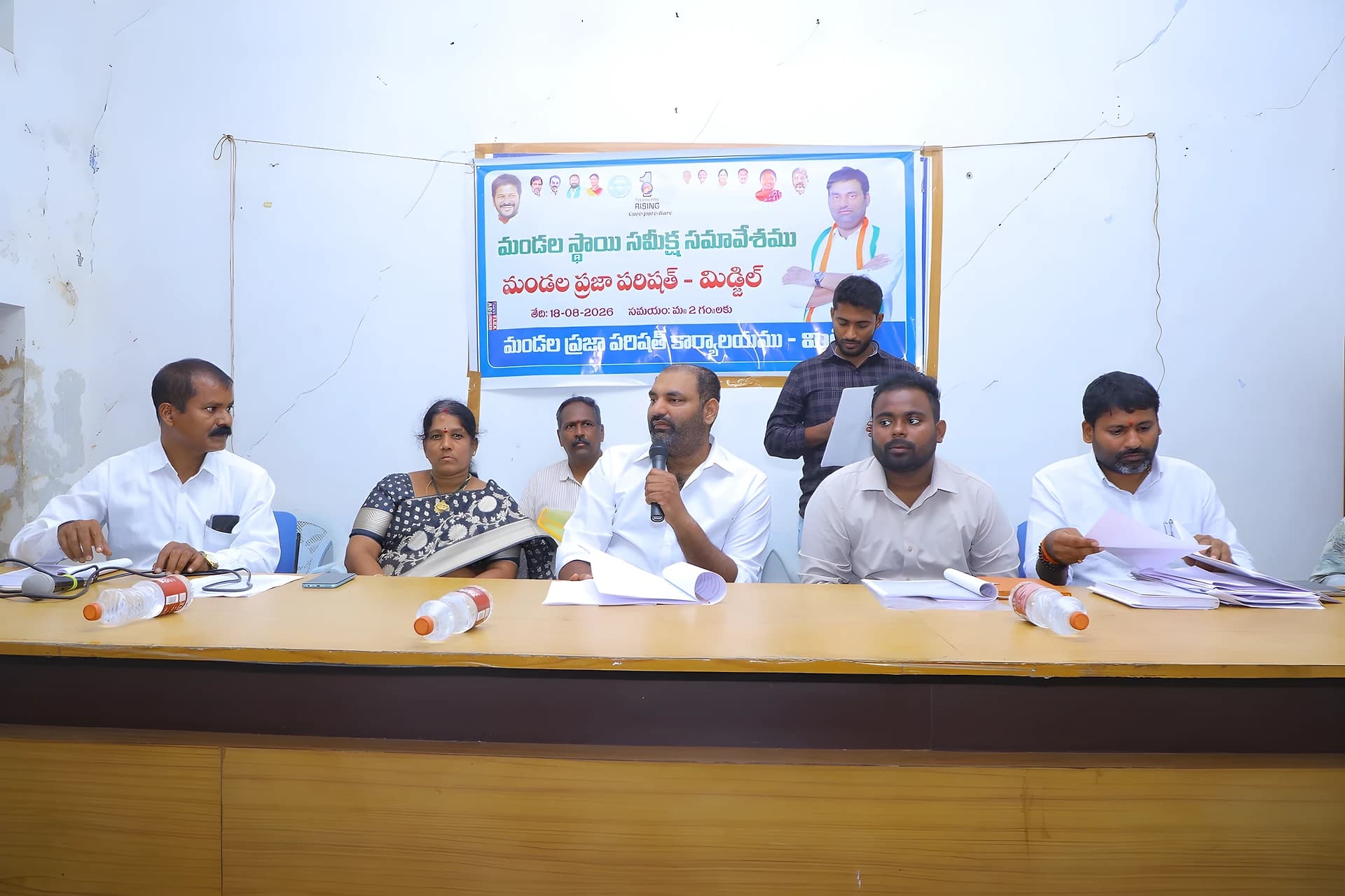 పథకాలు అర్హులందరికీ అందాలి : అనిరుద్ రెడ్డి