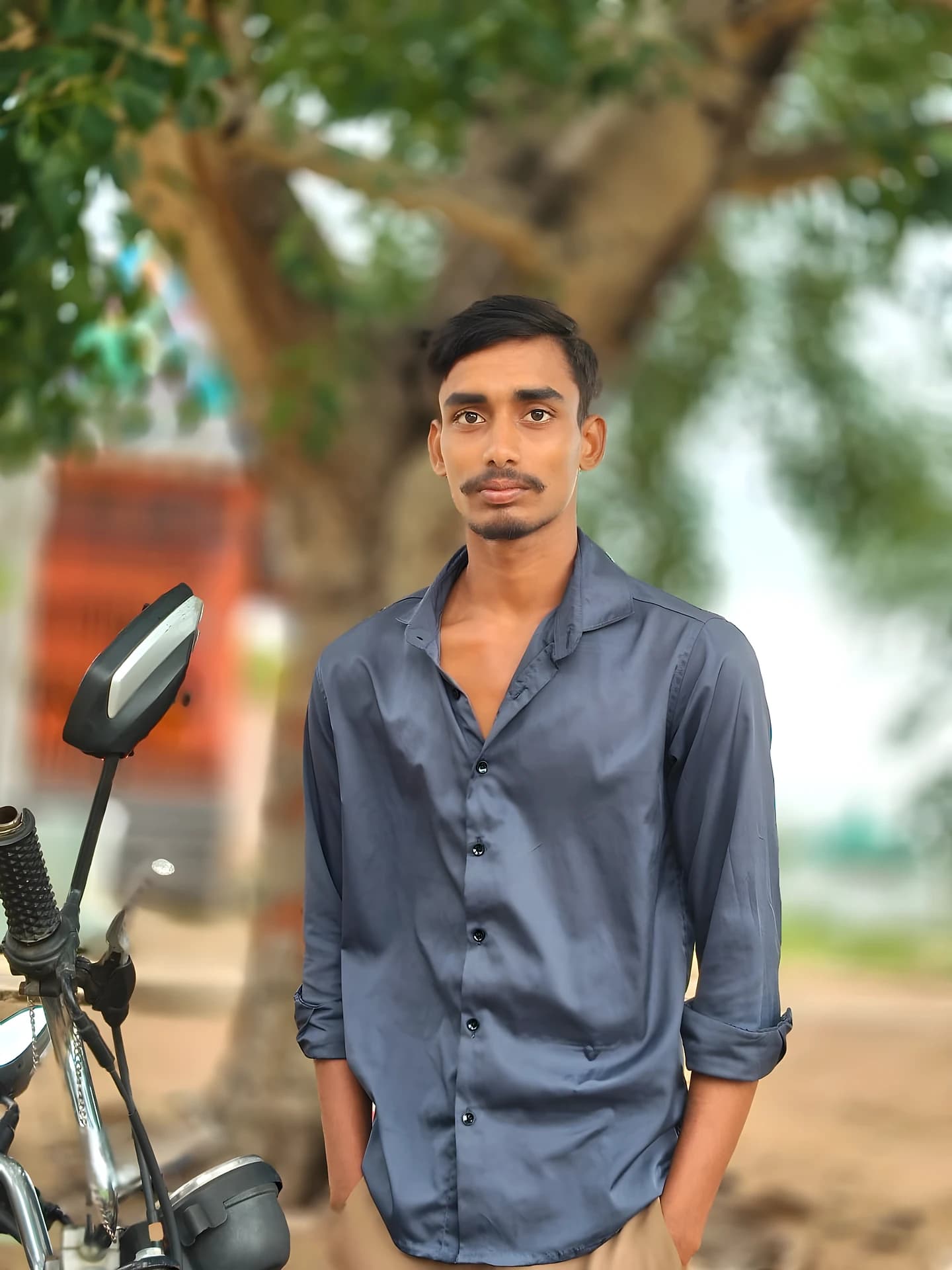 ఉరివేసుకుని యువకుడి ఆత్మహత్య