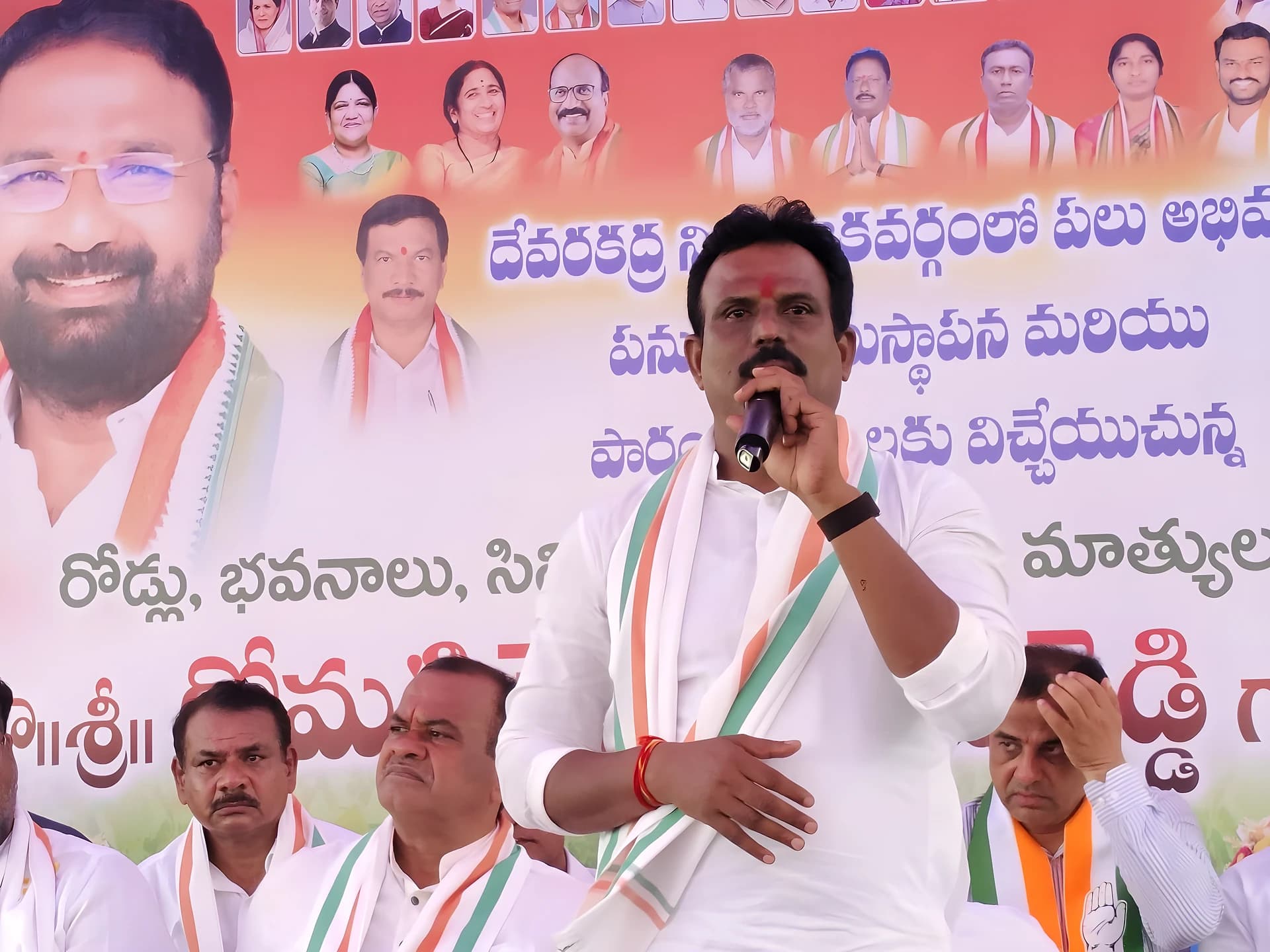 పదేళ్లు దేవరకద్రను నిర్లక్ష్యం చేశారు: మధుసూదన్ రెడ్డి