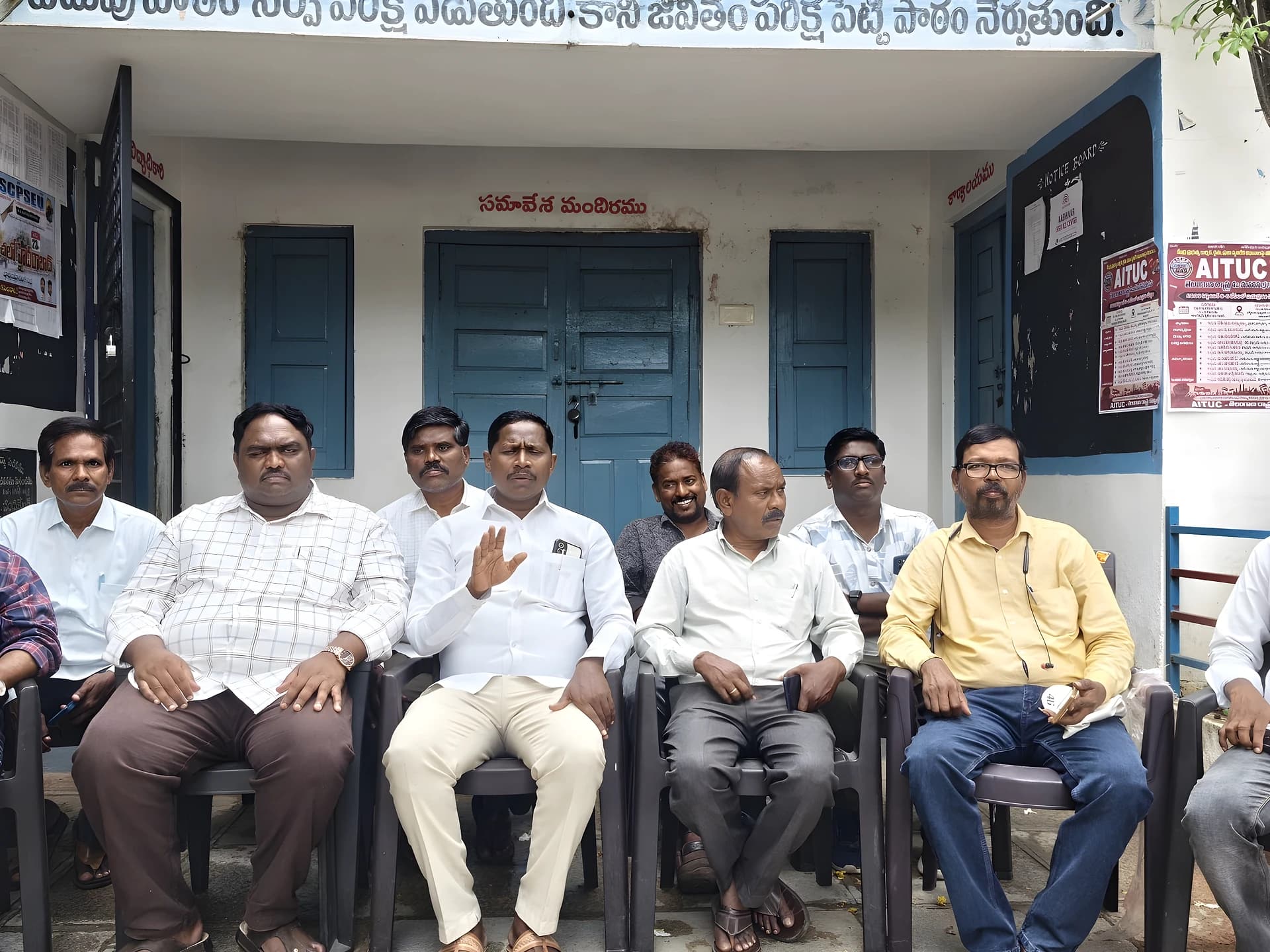 జర్నలిస్టు కుటుంబానికి ప్రభుత్వ సపోర్ట్ కావాలి!