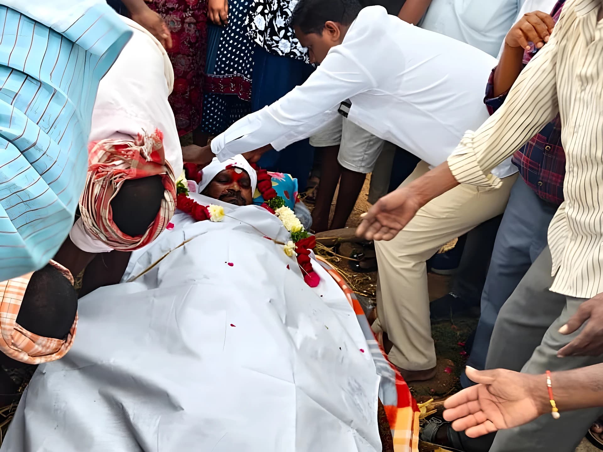 జర్నలిస్టు కుటుంబానికి ప్రభుత్వ సపోర్ట్ కావాలి!