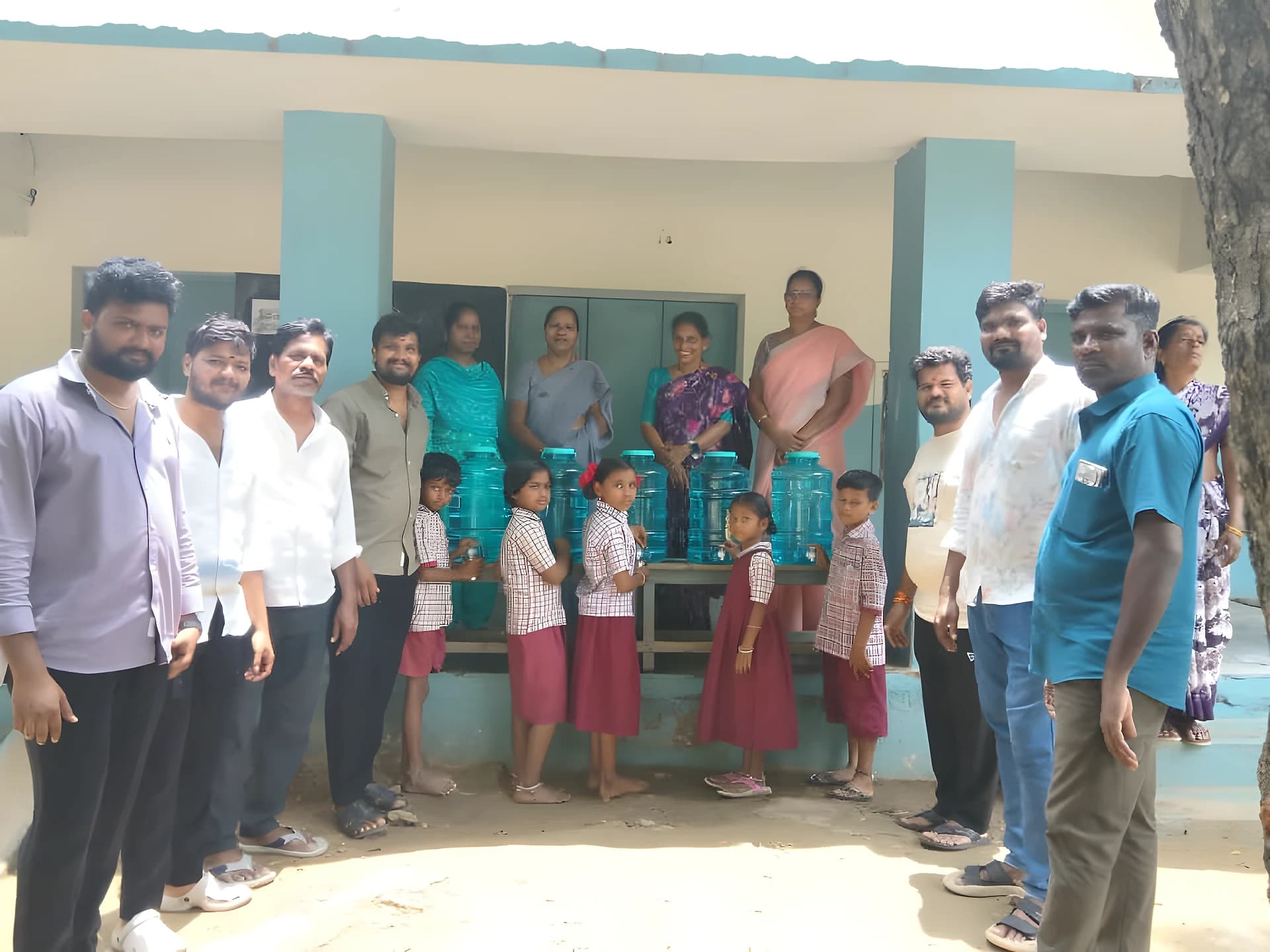 స్కూల్ పిల్లల కోసం వాటర్ కాన్స్ Supply
