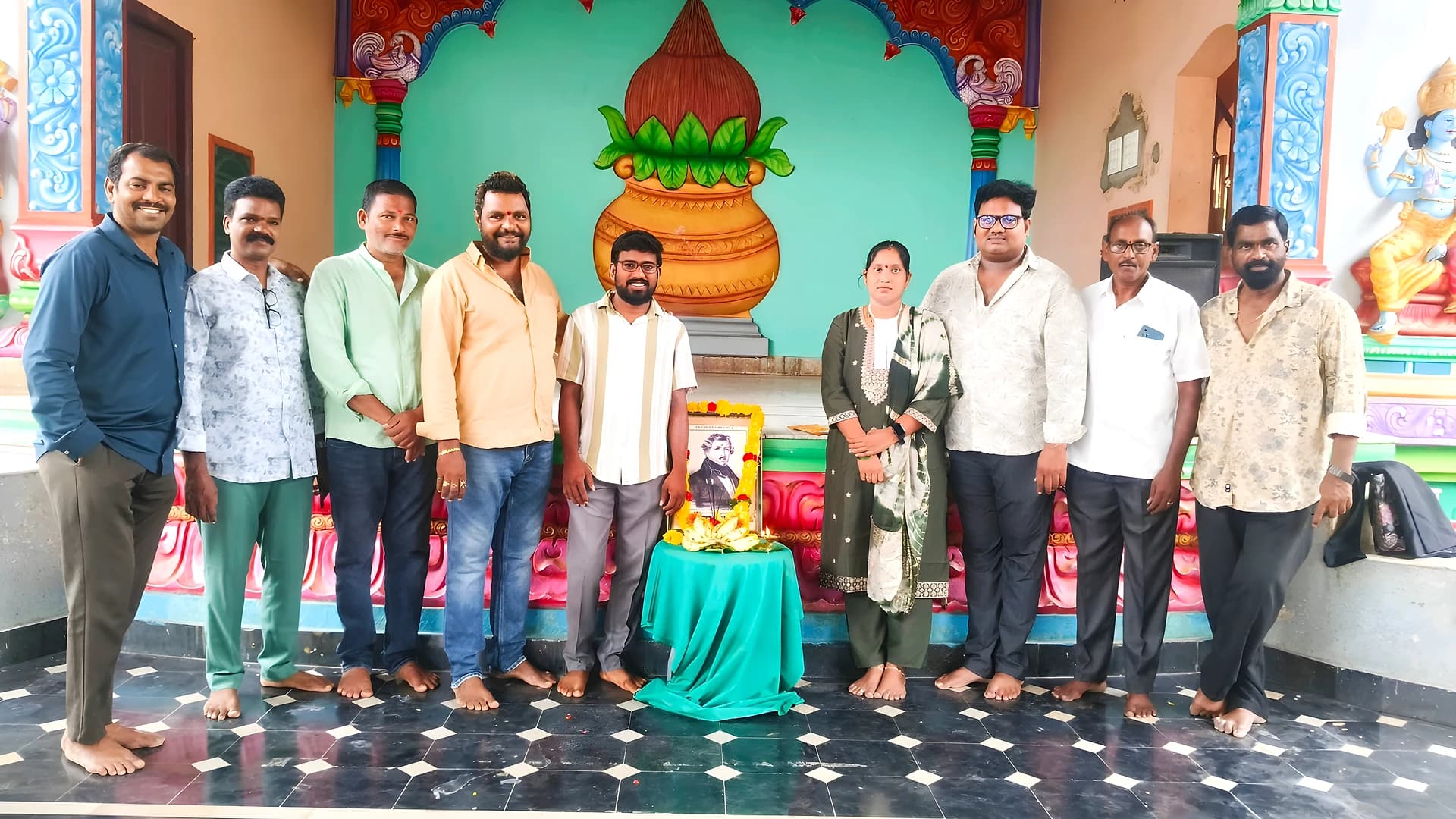 ఫోటోగ్రాఫర్ల సమస్యలు పరిష్కరించాలి!