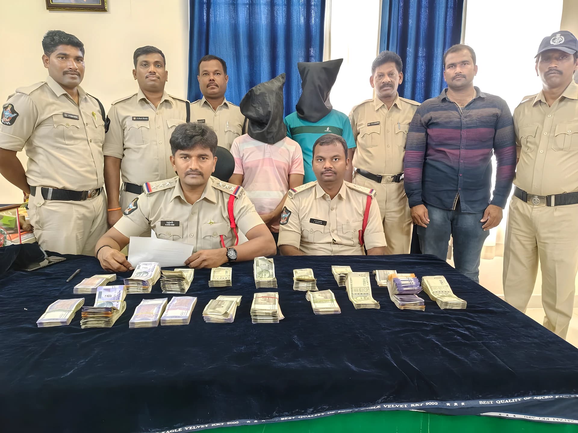 ఉద్యోగాలు ఇప్పిస్తామని మోసం.. ఇద్దరి అరెస్ట్