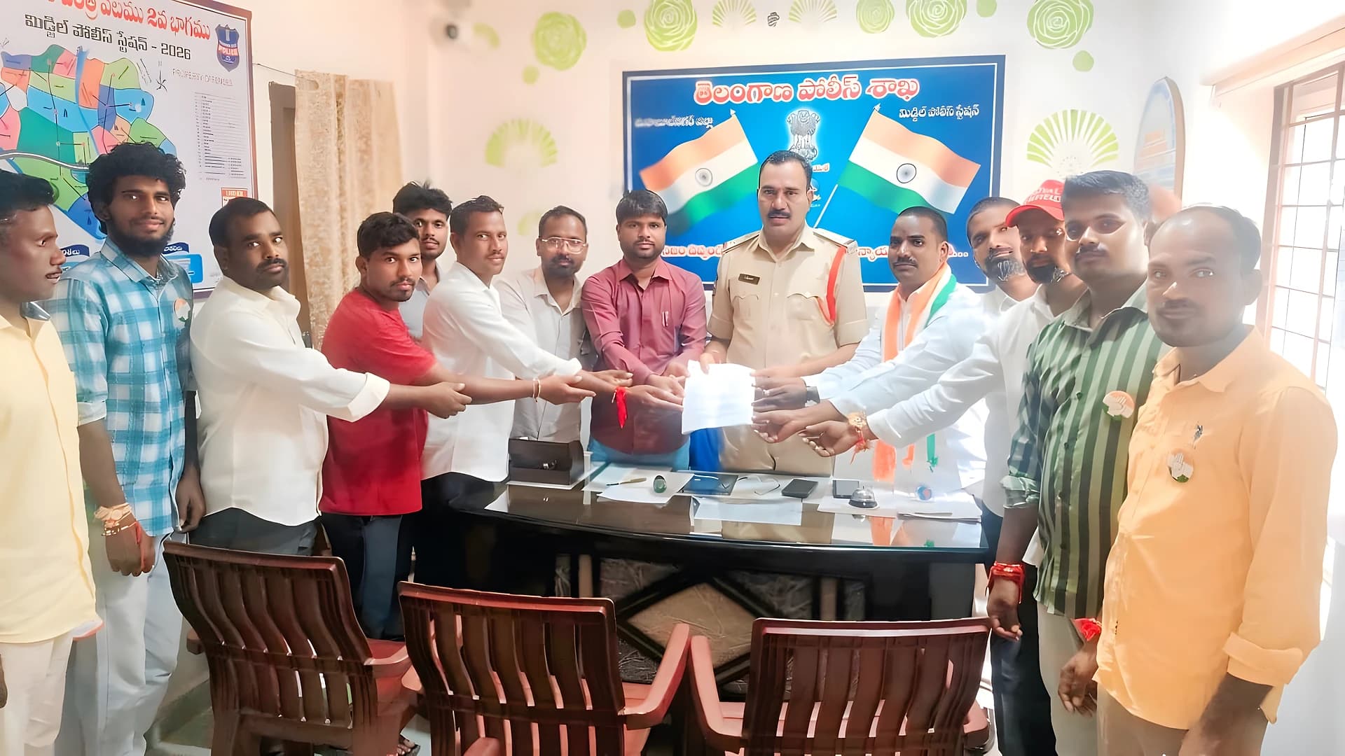 దళిత నాయకుడి పట్ల వివక్ష..చర్యలకు వినతి
