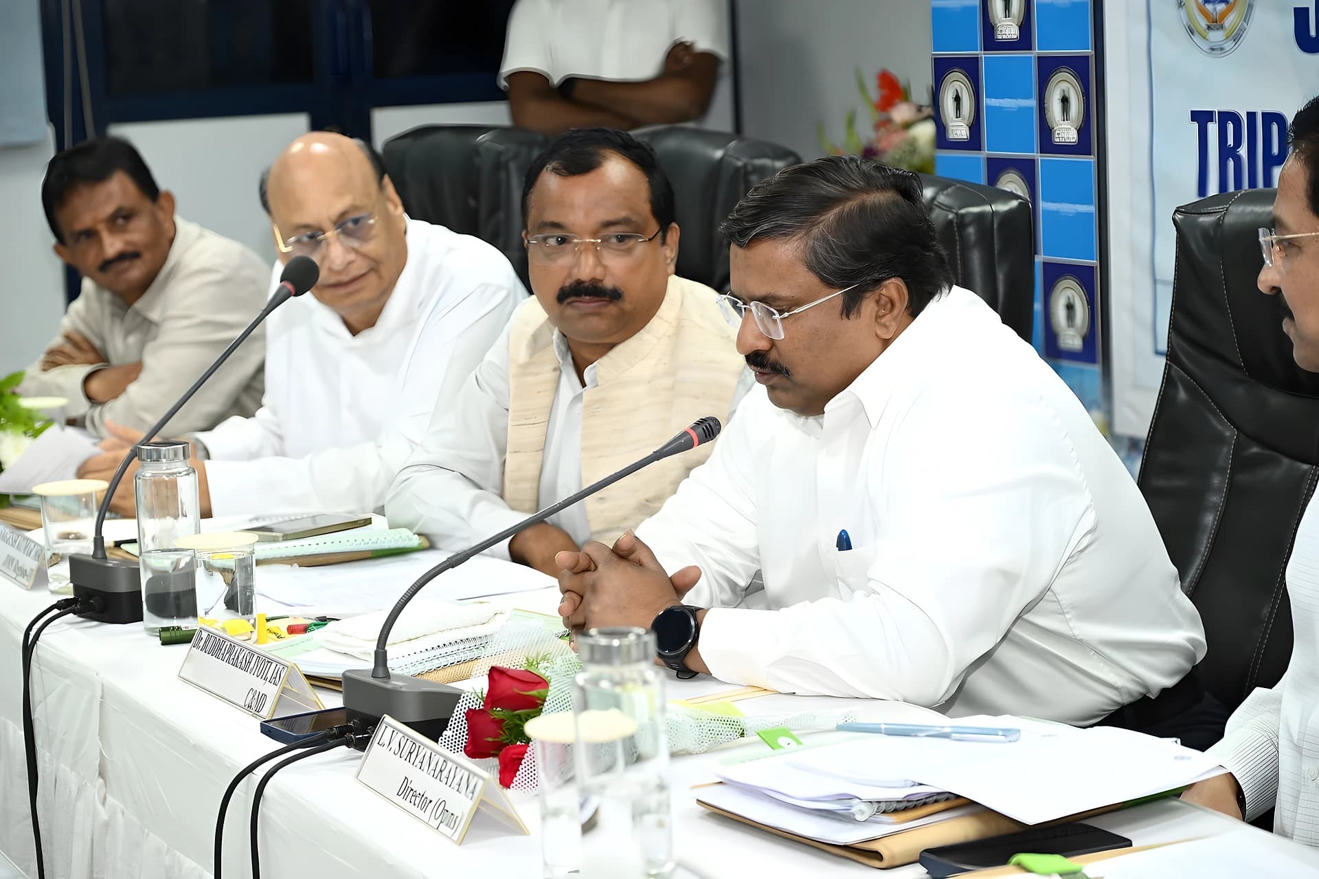 ఉత్పత్తి కన్నా ఉద్యోగుల భద్రతే ముఖ్యం: సింగరేణి సీఎండీ