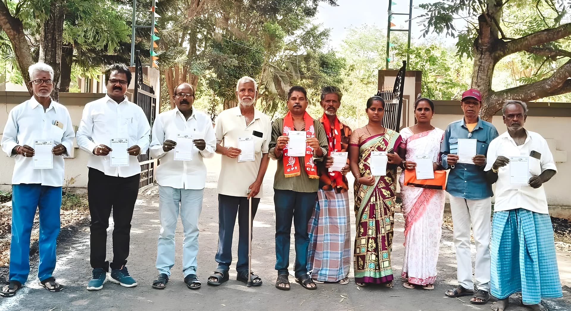 చేతివృత్తిదారుల సమస్యలు తీర్చాలి