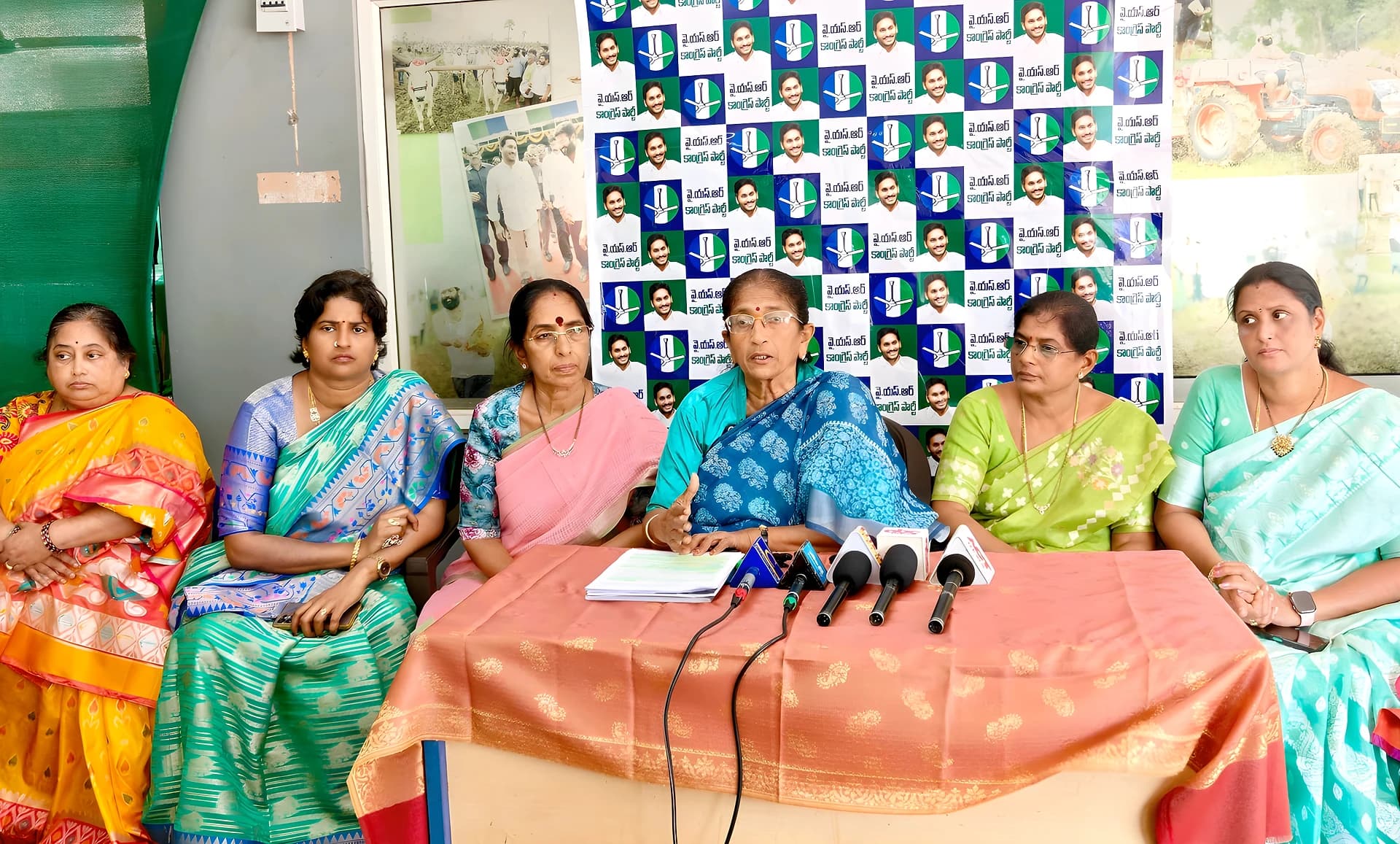 మహిళలకు రక్షణ ఎక్కడ : జక్కంపూడి విజయలక్ష్మి