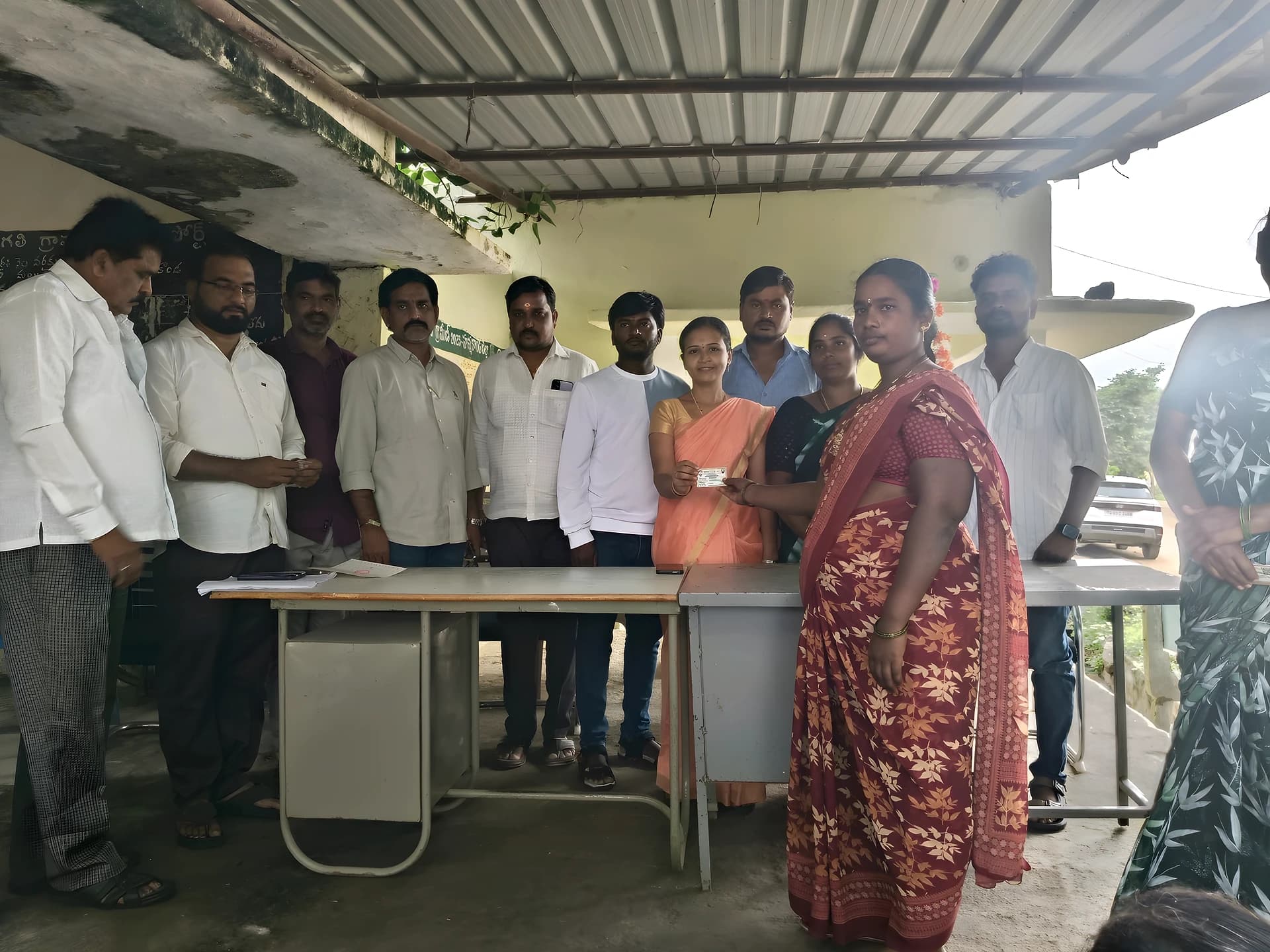 అర్హులకు స్మార్ట్ రేషన్ కార్డుల పంపిణీ