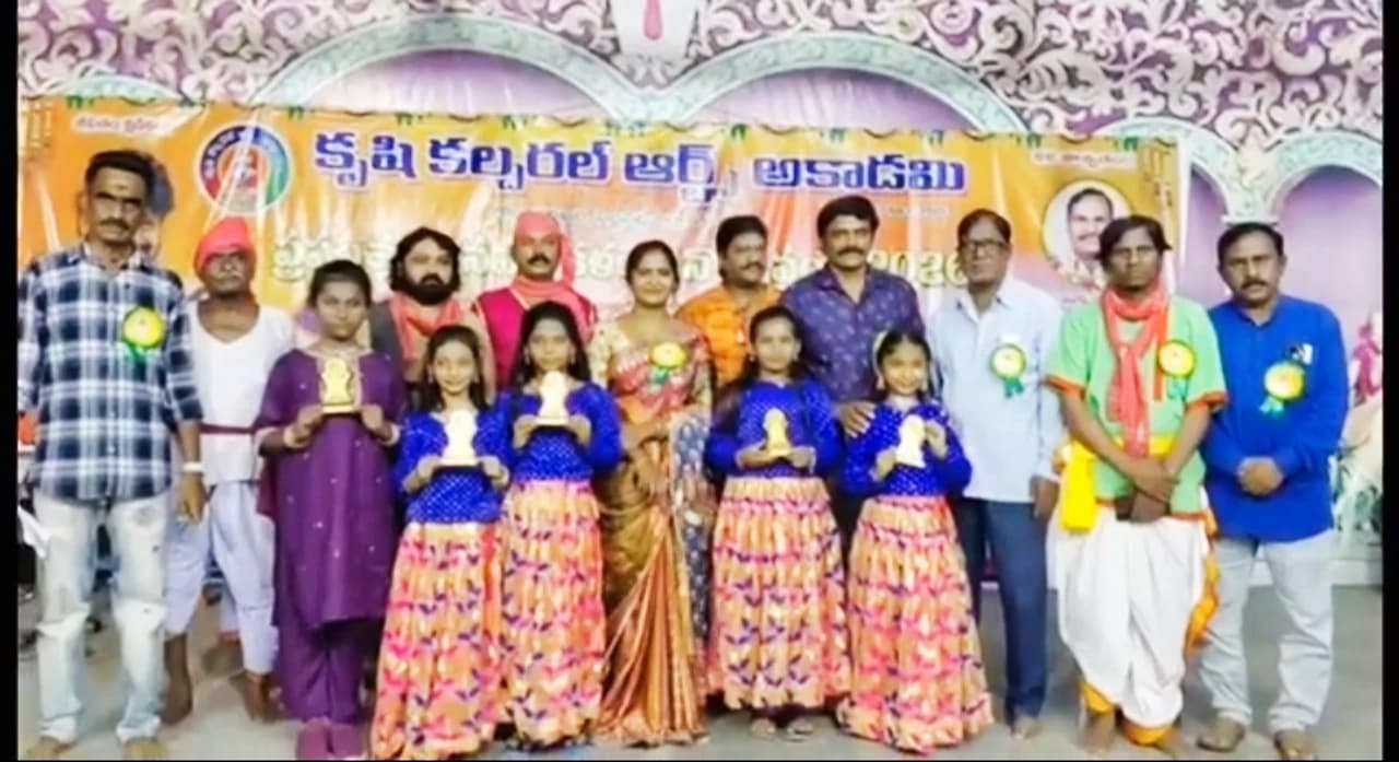 ఒకే వేదికపై 200 మంది కళాకారులు