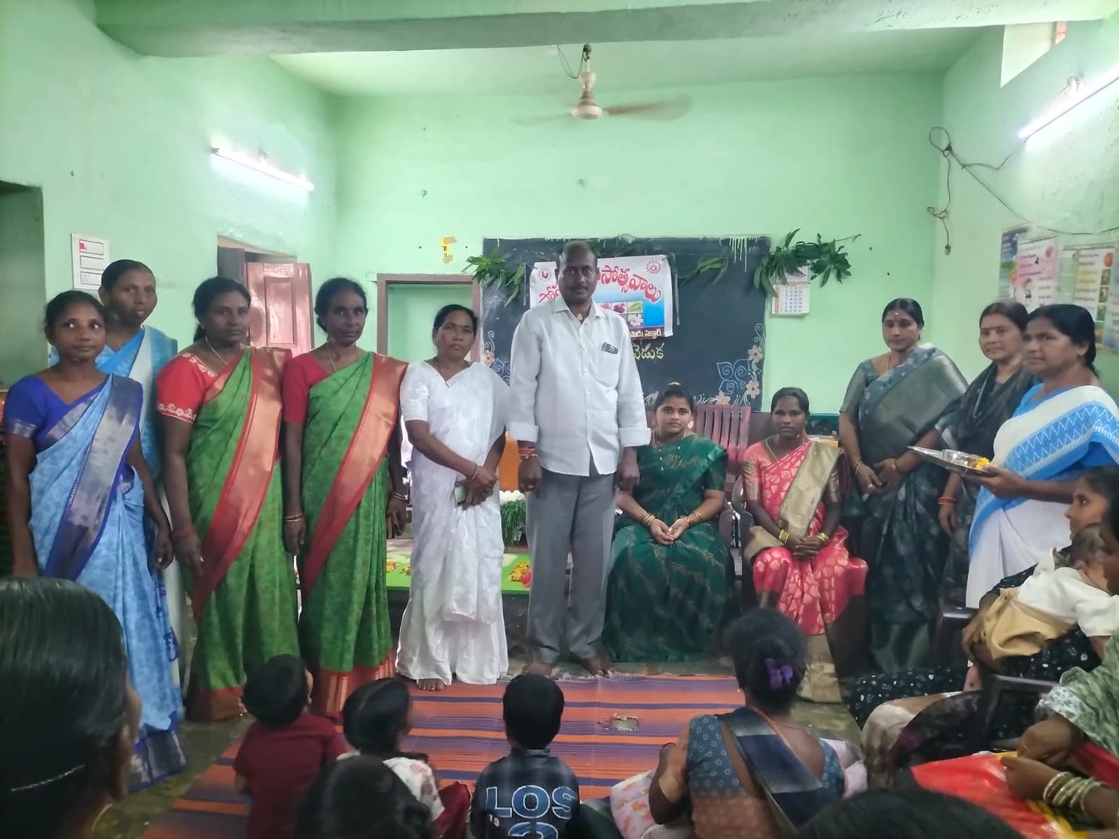 అంగన్వాడి సెంటర్లో శ్రీమంతాల వేడుకలు
