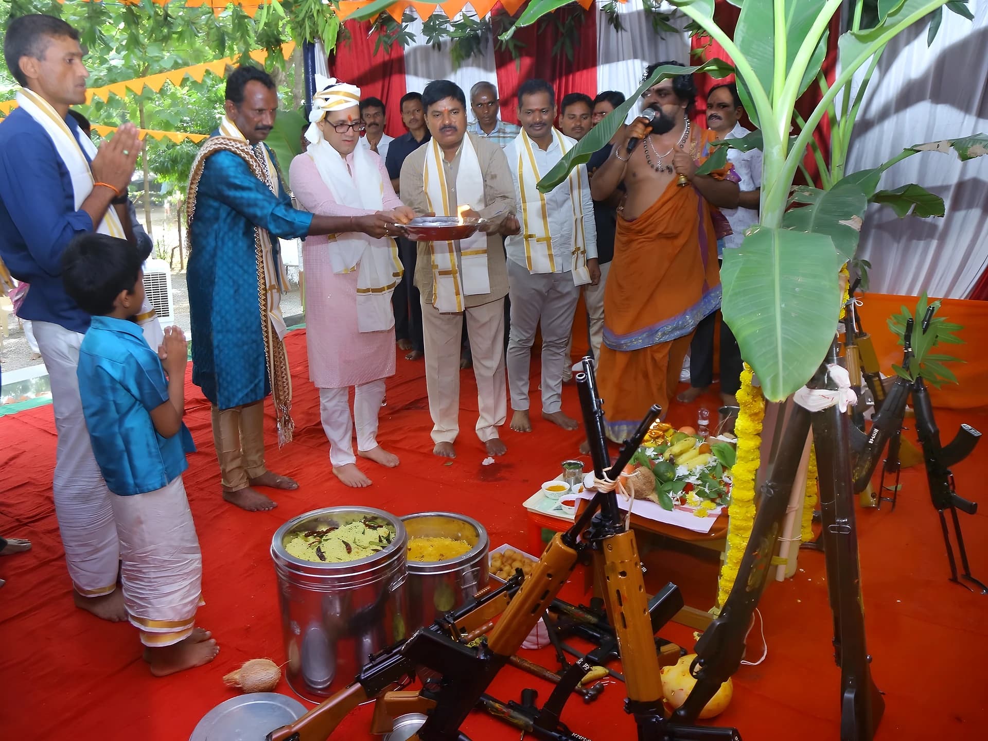 ఆయుధపూజ.. ఘనంగా నిర్వహణ