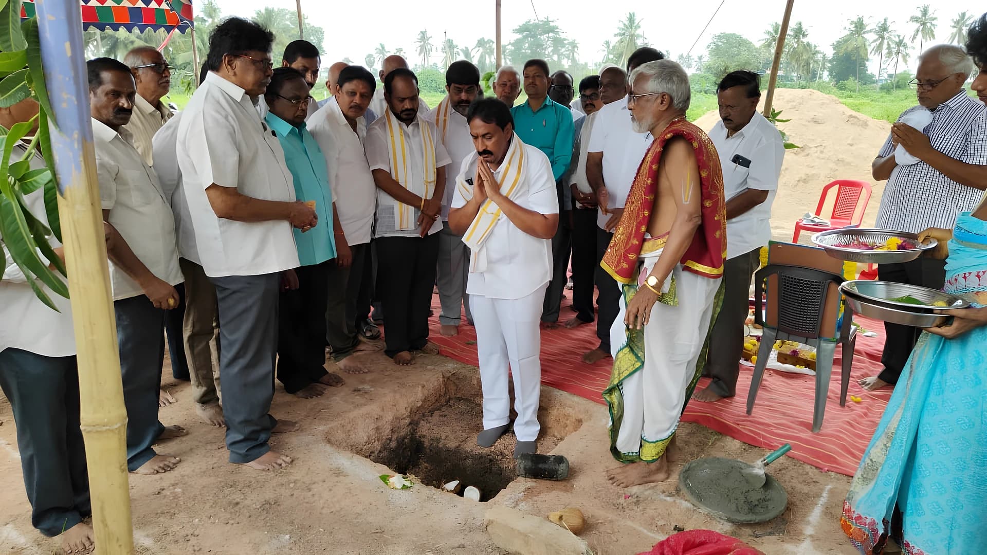 రావులపాలెంలో పెన్షనర్స్ బిల్డింగ్