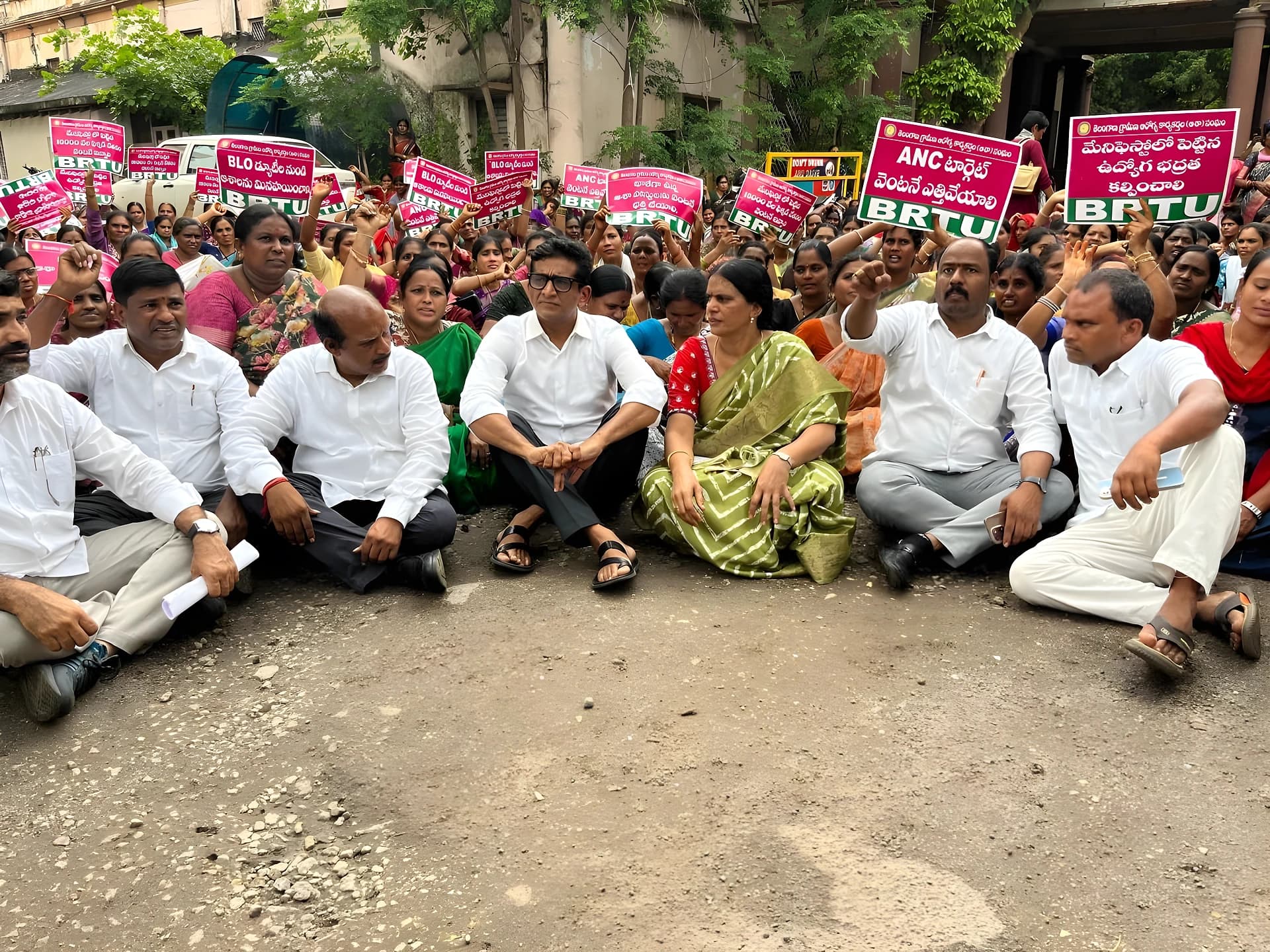 ఆశావర్కర్ల డిమాండ్లు పరిష్కరించాలి: MLA సంజయ్