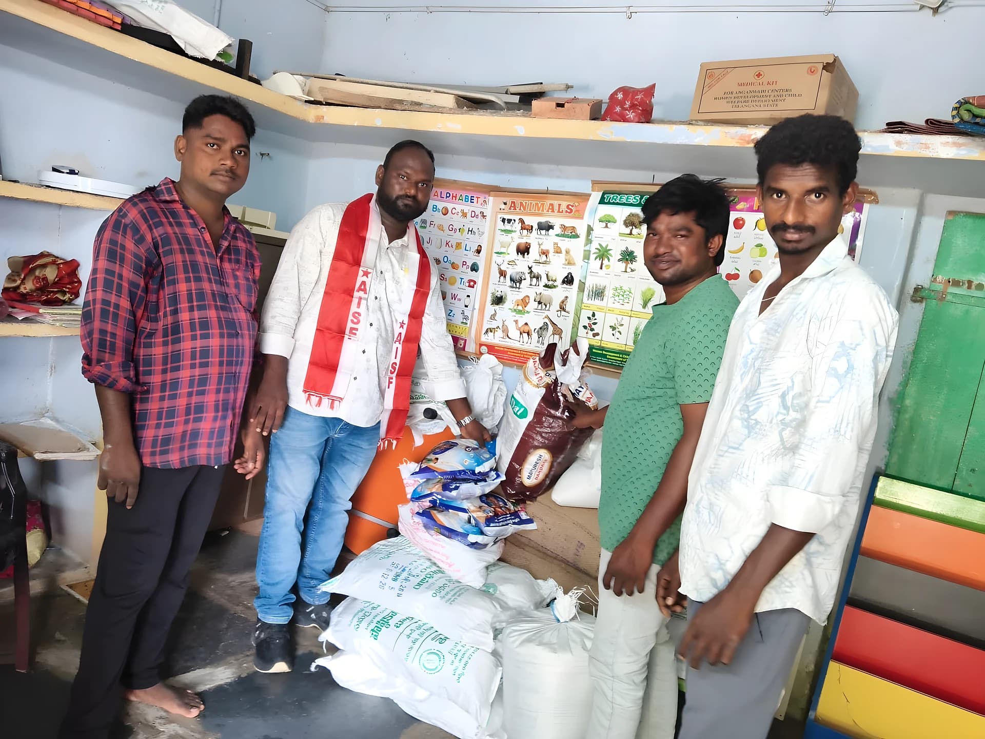 అంగన్వాడీల్లో సమస్యలు తీర్చాలి