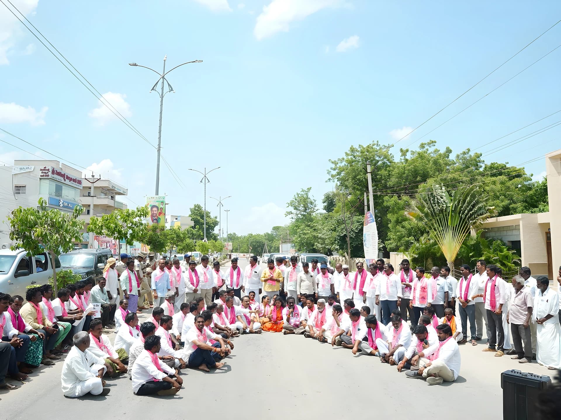 గద్వాల కలెక్టరేట్ ముందు BRS ధర్నా