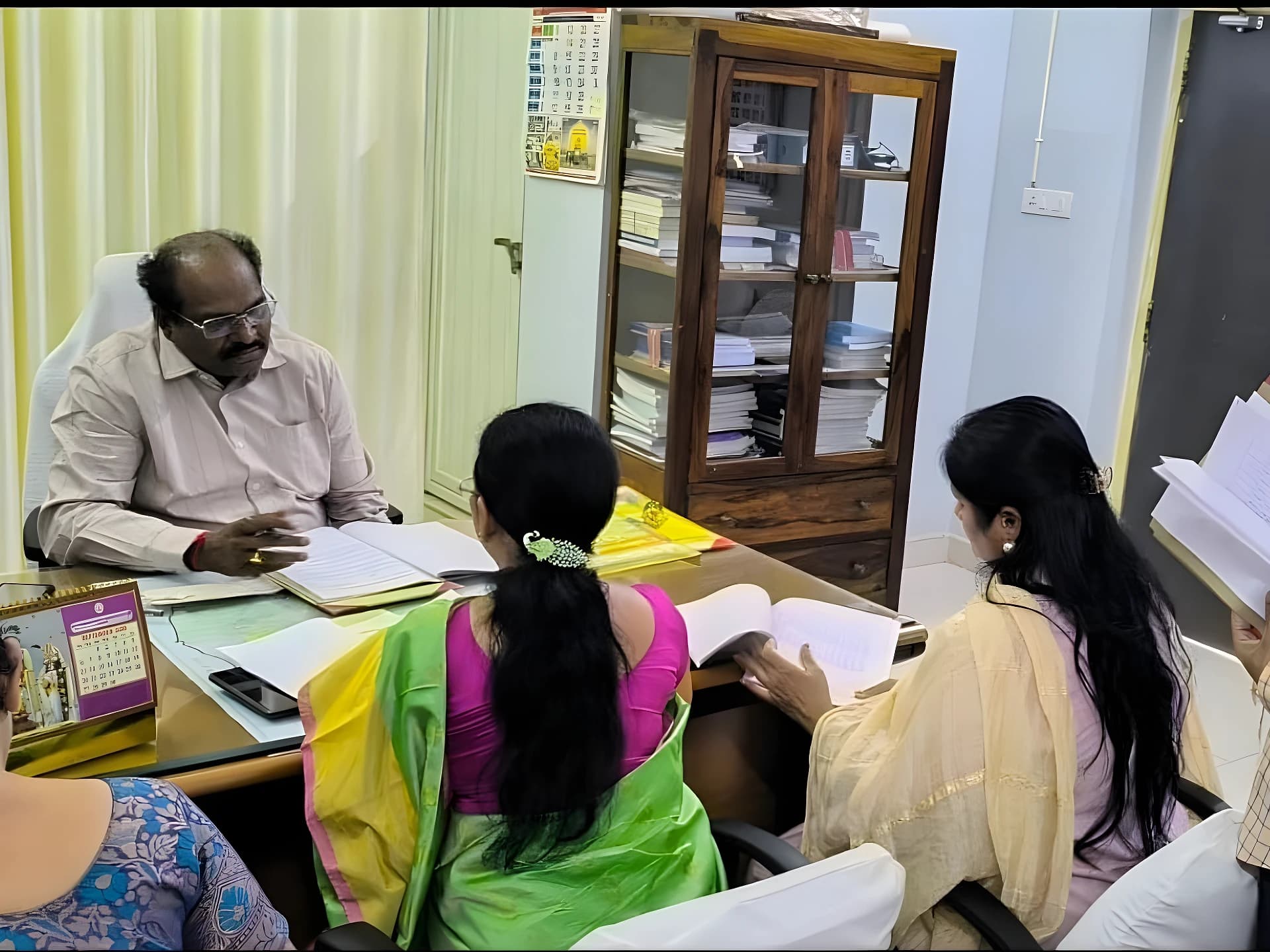 లింగ నిర్ధారణకు పాల్పడితే కఠిన చర్యలు