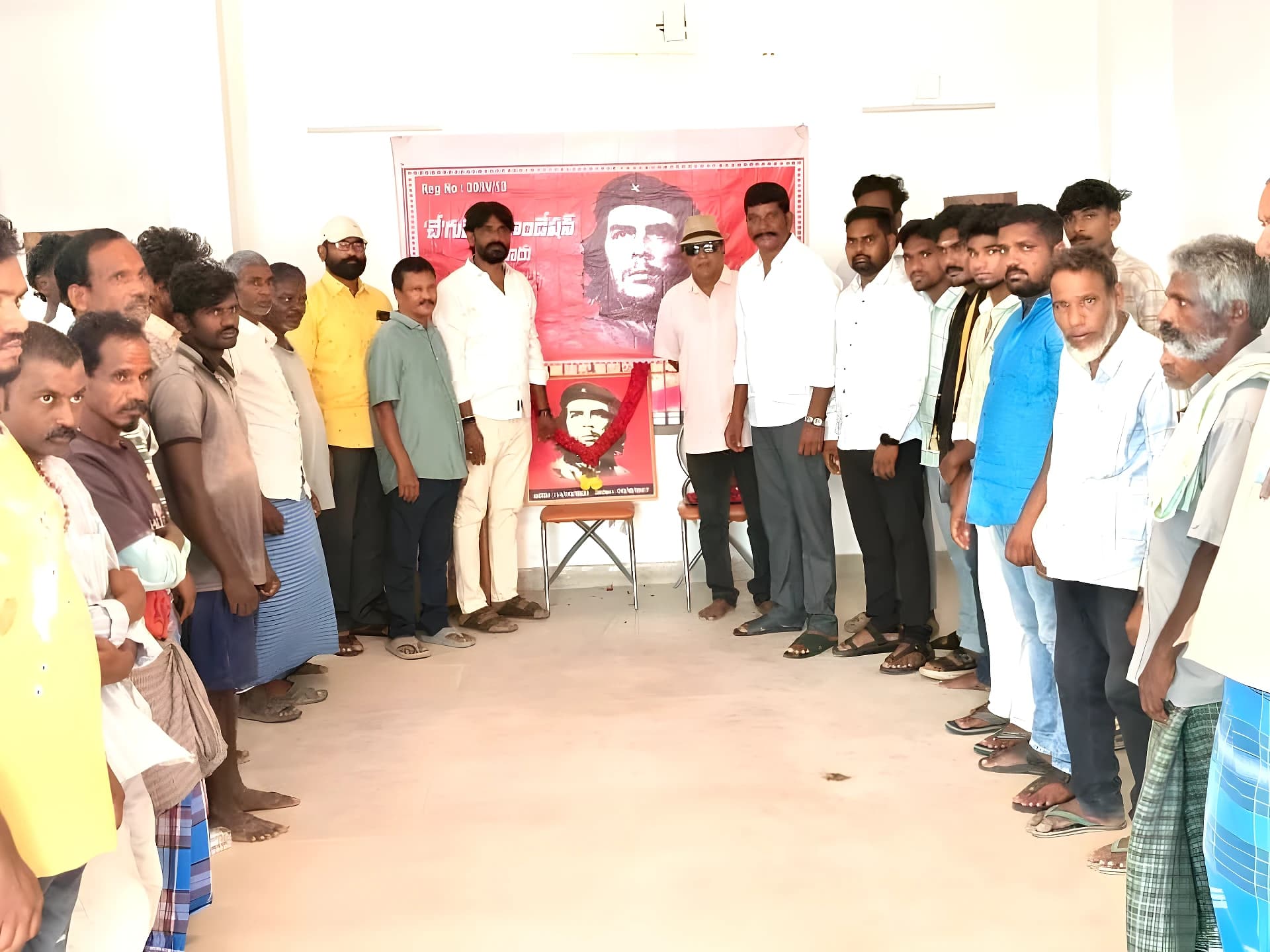 చేగువేరా వర్ధంతి.. కార్మికులకు దుప్పట్లు