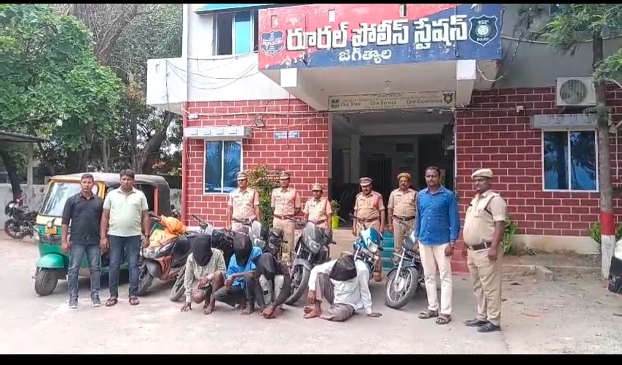 బైకులను గాయబ్ చేస్తున్నోళ్ల అరెస్టు