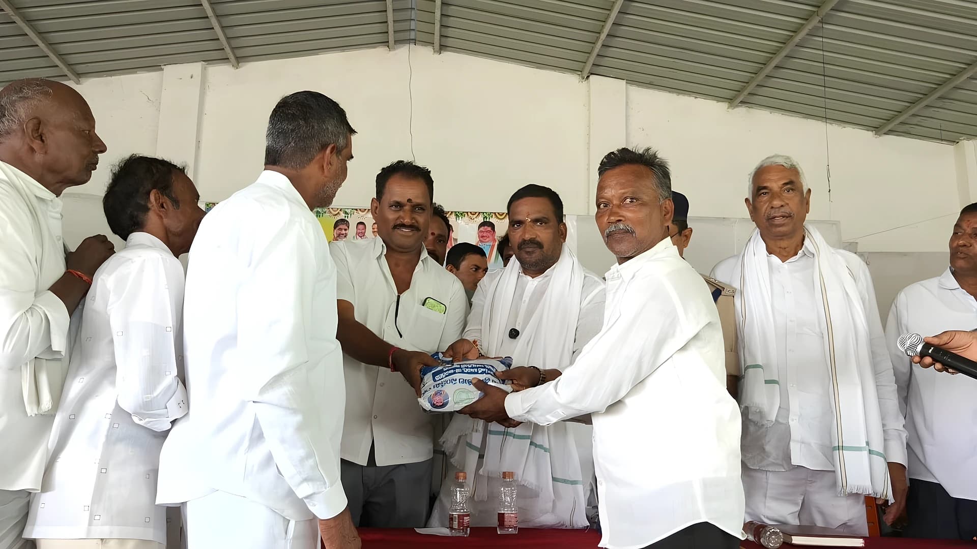 కల్లుగీత కార్మికుల సంక్షేమానికి ప్రజా ప్రభుత్వం పెద్దపీట
