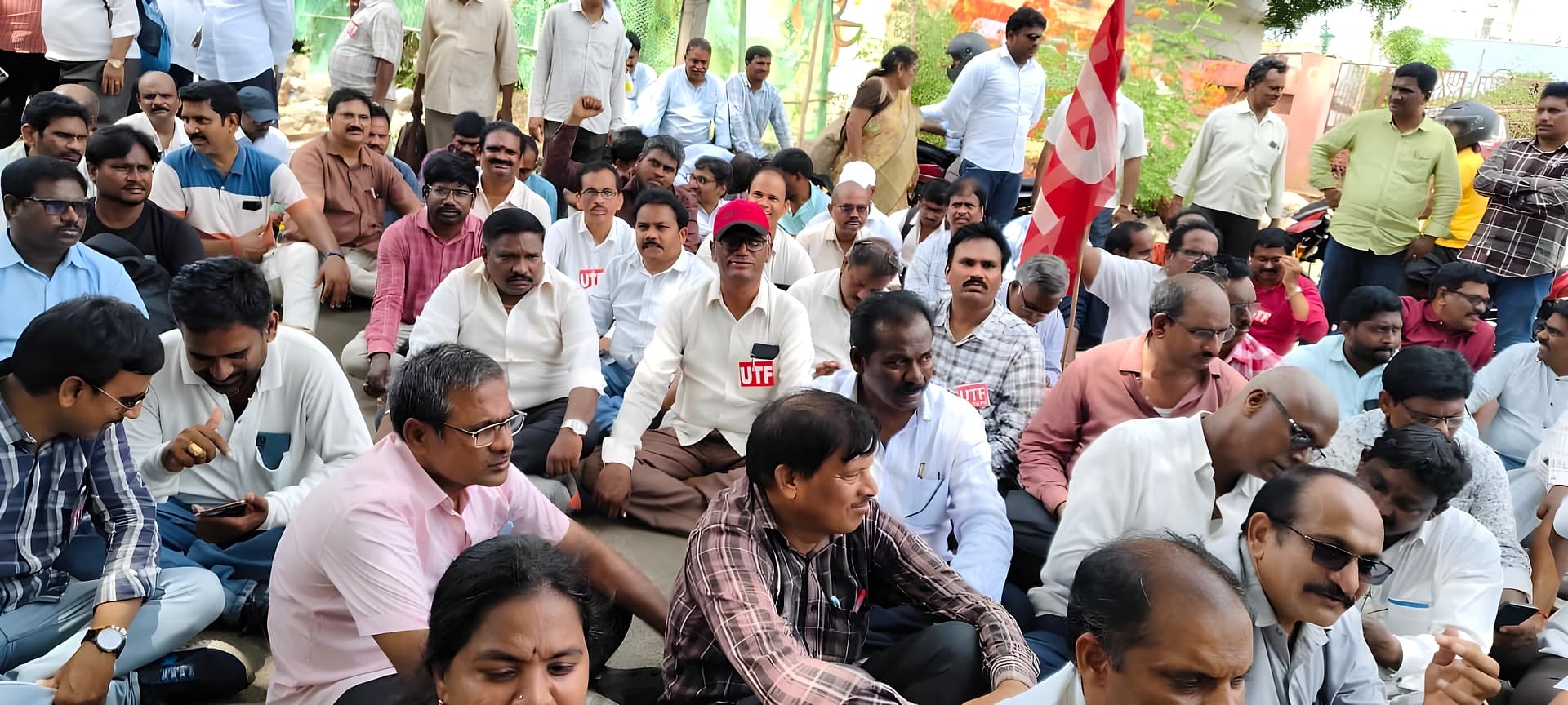 TET మినహాయింపు కోరుతూ UTF ముట్టడి - అరెస్టుల పర్వం