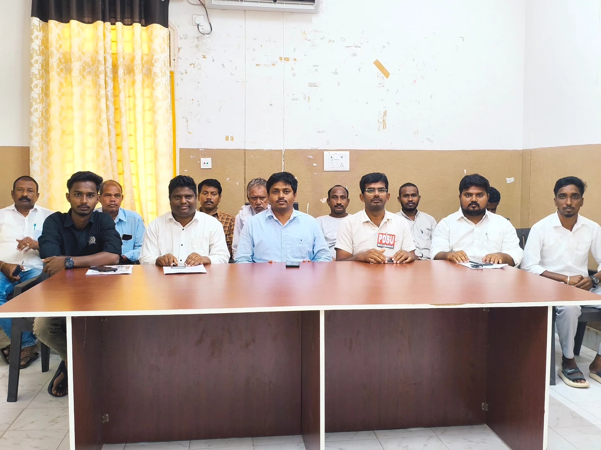 వీడీసీలను రద్దు చేయాలి: విద్యార్థి సంఘాలు