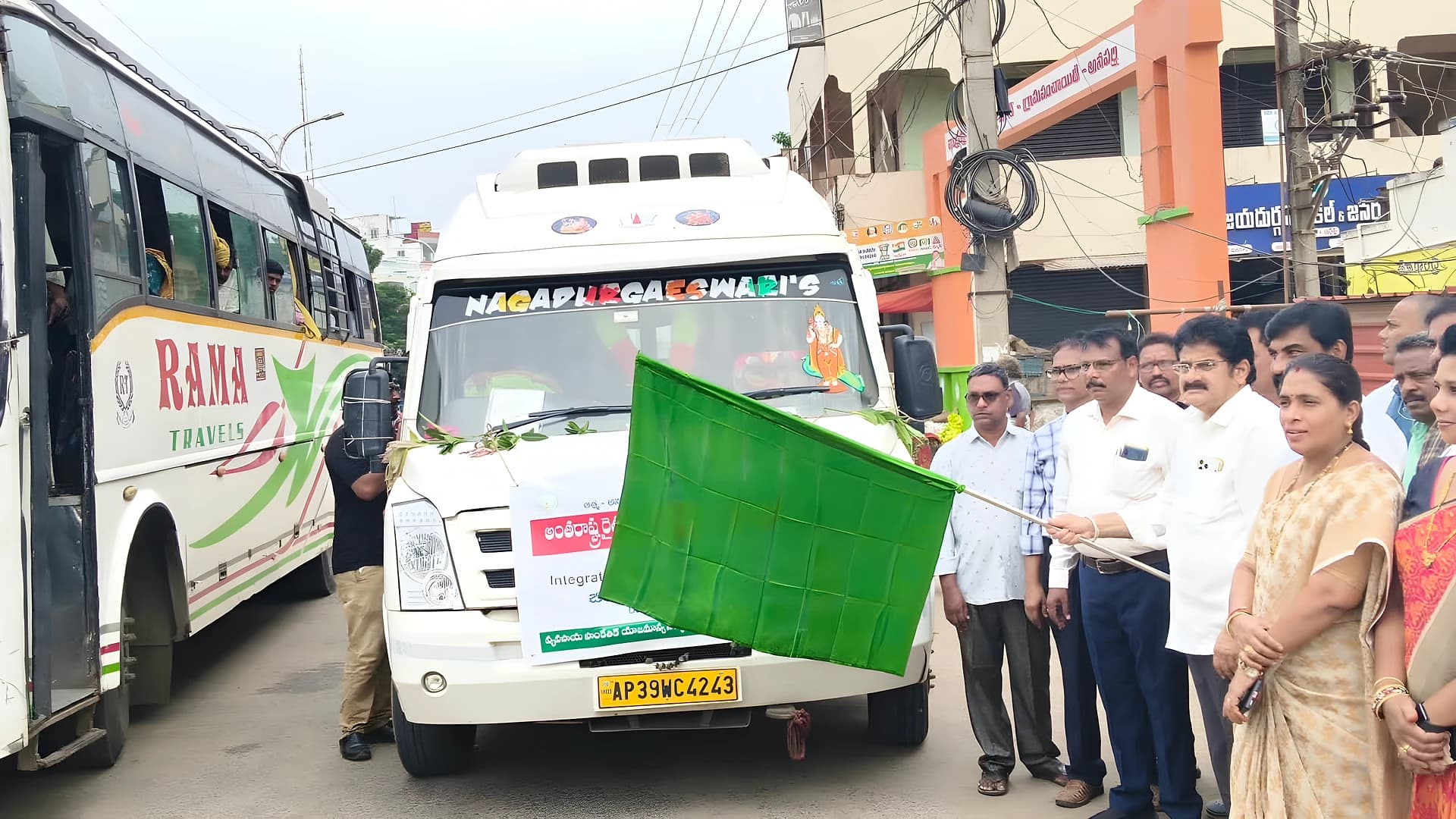 ప్రకృతి వ్యవసాయం కోసం బయల్దేరిన బస్సు!