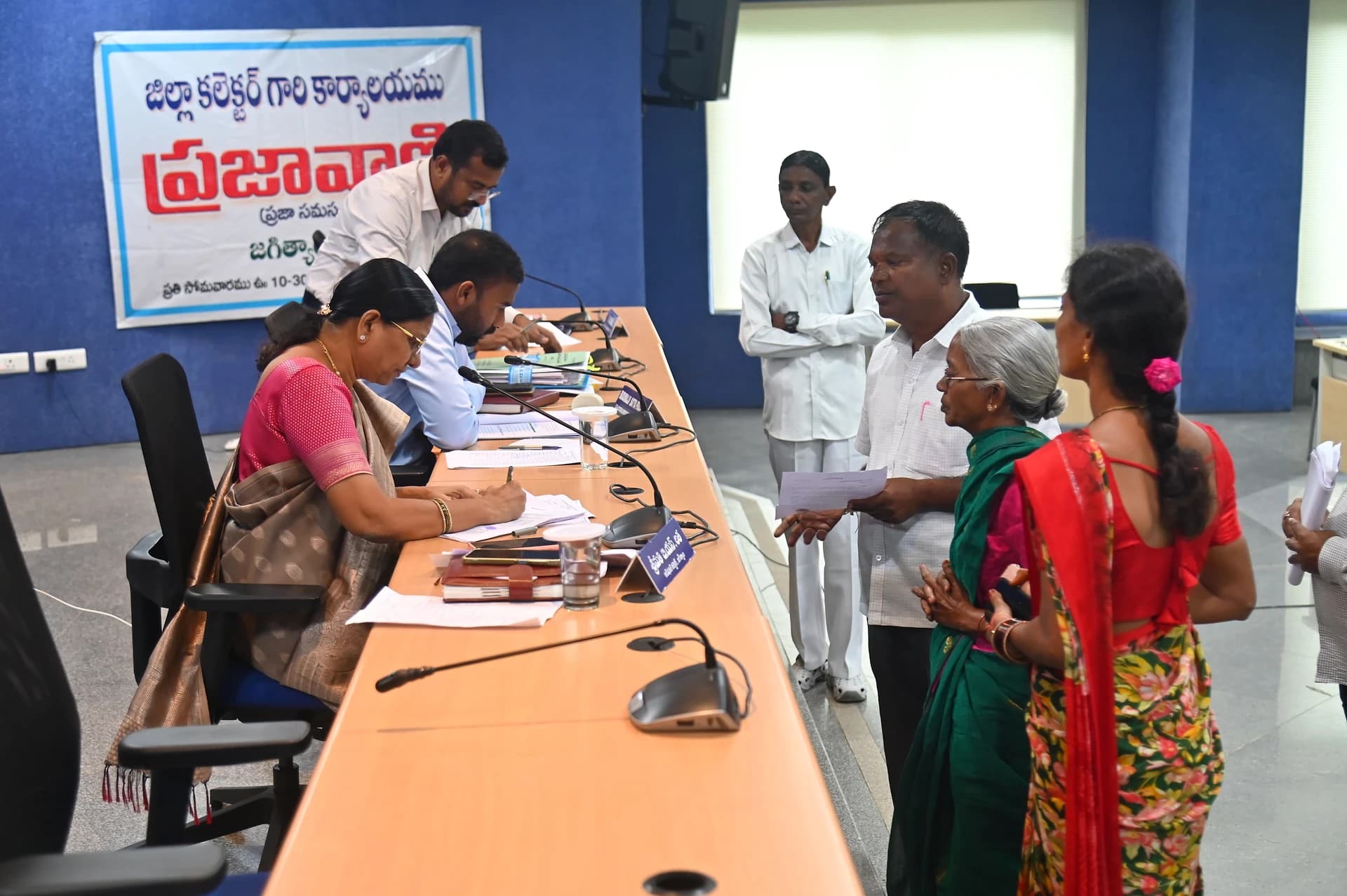 ప్రజావాణి ఫిర్యాదులను త్వరగా పరిష్కరించాలి
