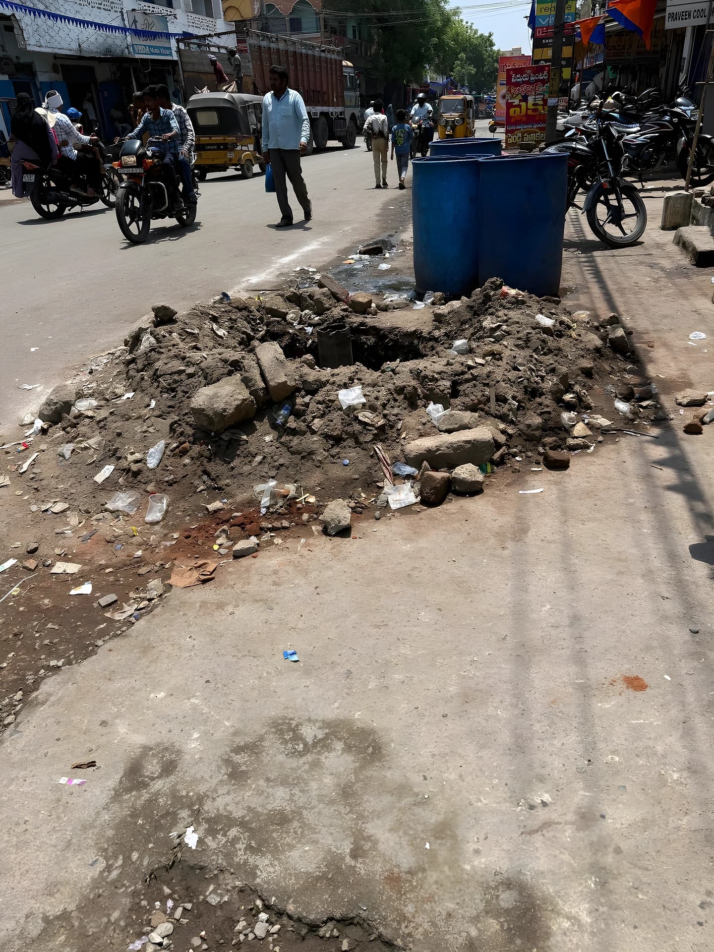 ఫిర్యాదు చేసినా పట్టించుకోలేదు.. చివరకు ప్రమాదం