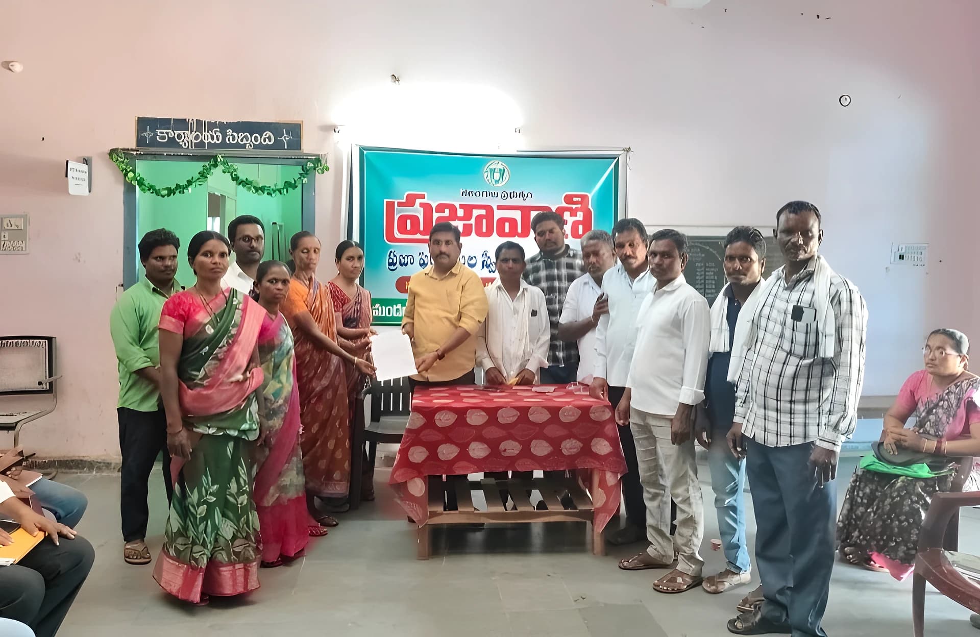 రాజుగూడ పంచాయతీ భవనం ప్రారంభించాలని వినతి