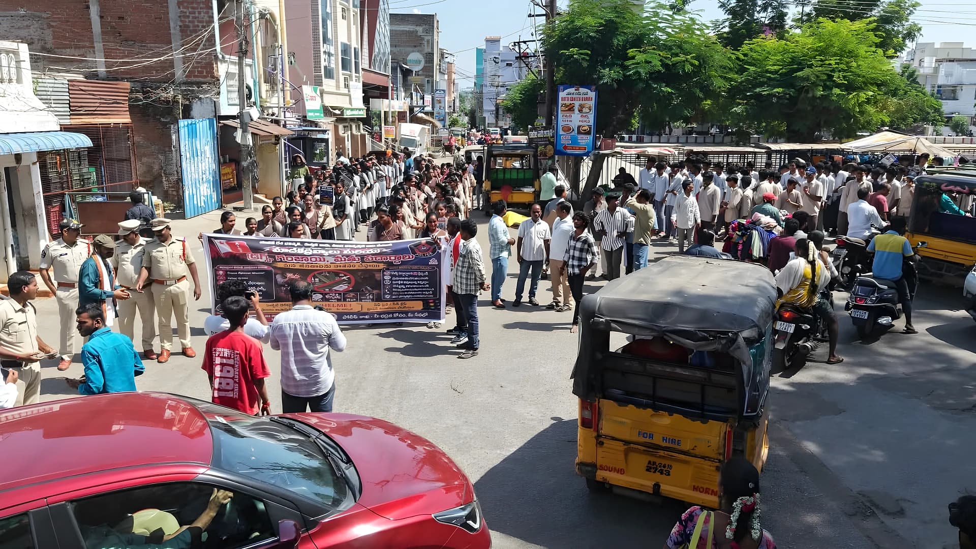 మత్తు పదార్థాలకు దూరంగా ఉండాలి