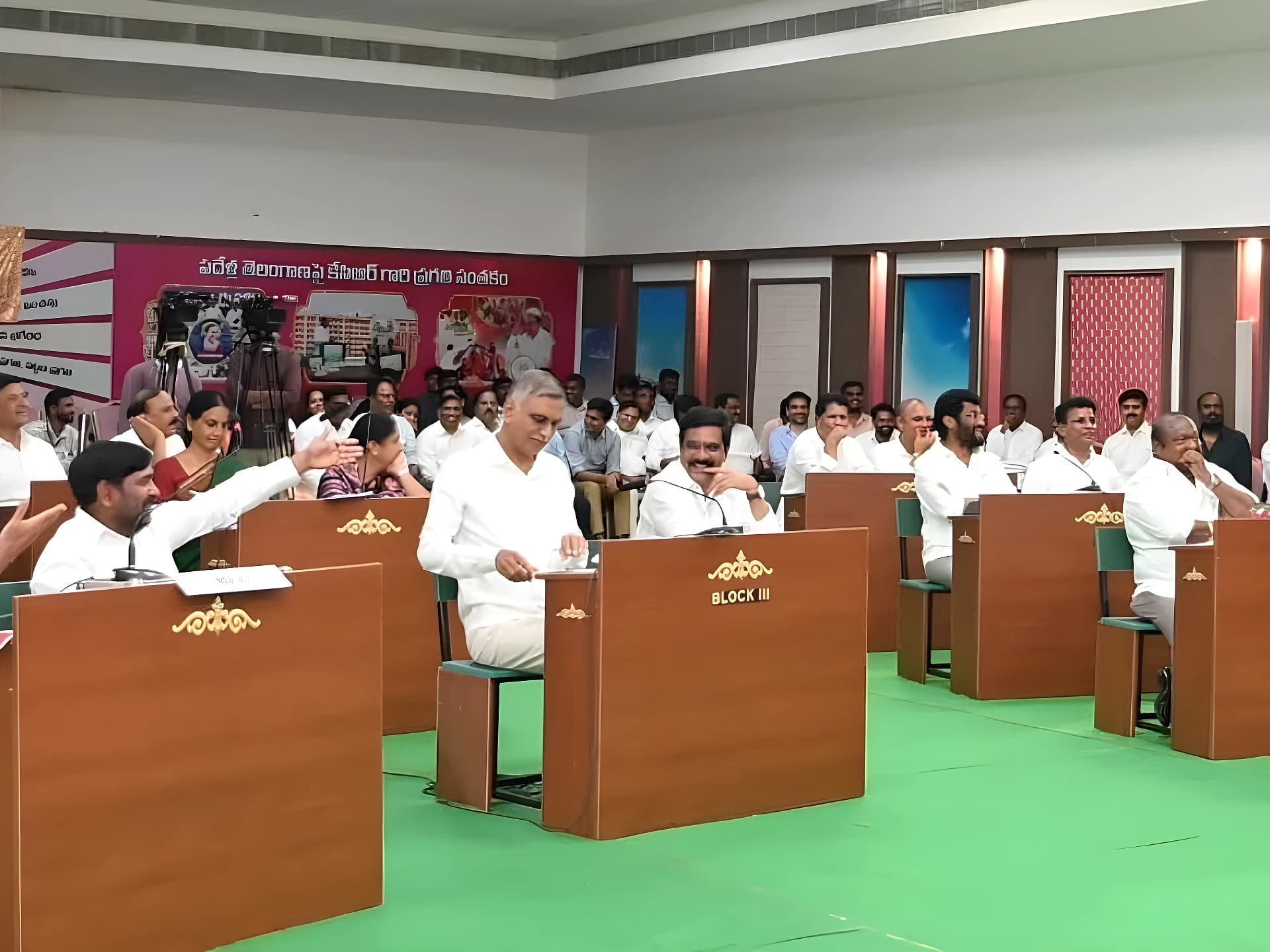 BRS నాయకుల 'మాక్ అసెంబ్లీ'