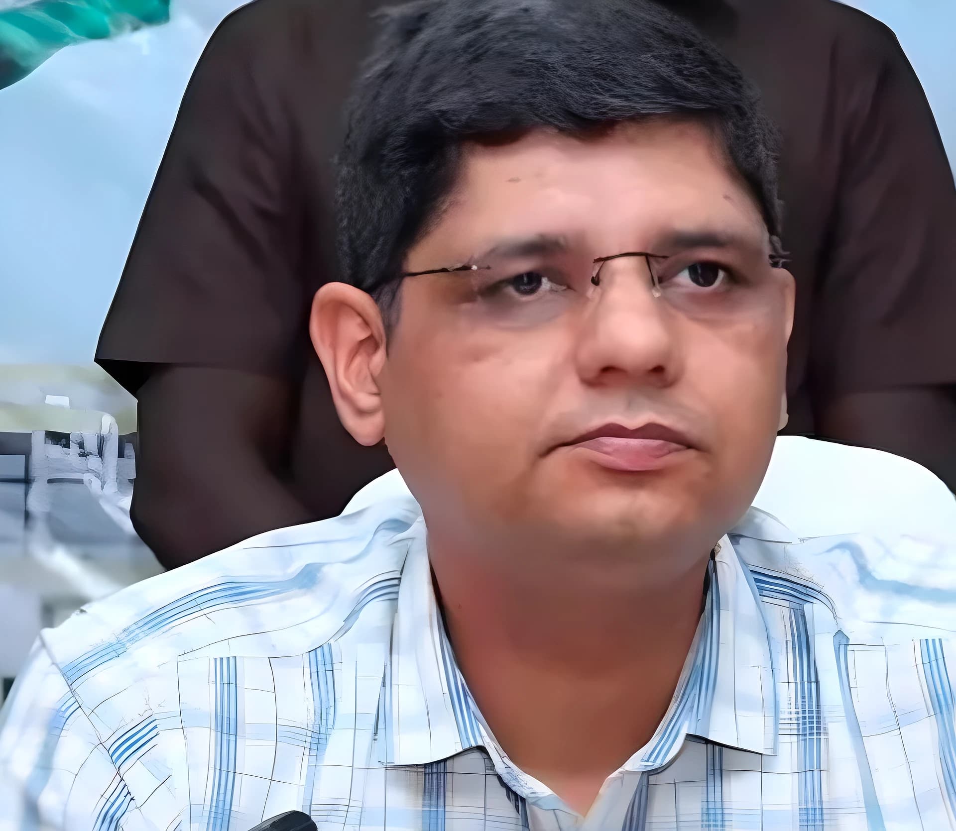 కామారెడ్డి కలెక్టర్ సెలవు: మెదక్ కలెక్టర్కు బాధ్యతలు