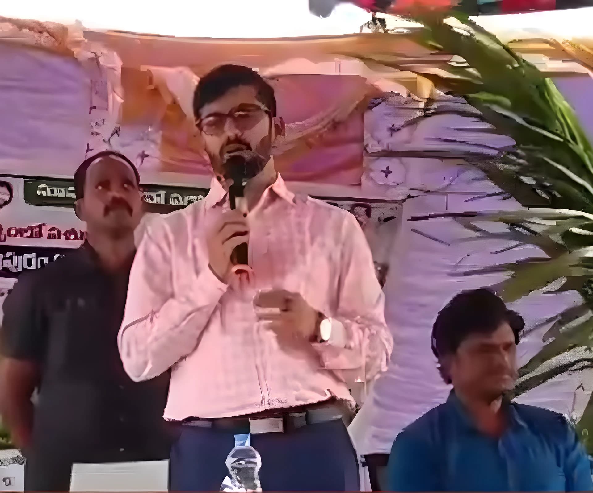 శ్రీపురం చెరువులో పశుగ్రాస సాగుకు శ్రీకారం..