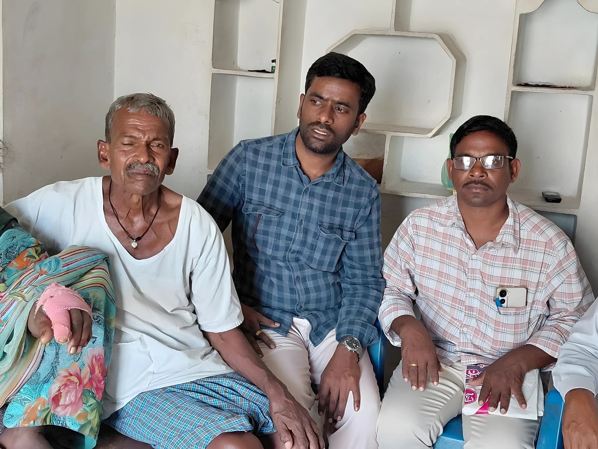 దళిత మహిళపై దాడి.. నిందితులను శిక్షించాలి