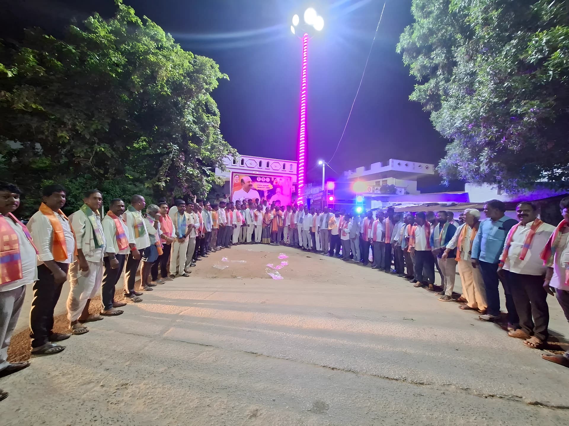 వేముల్ నార్వలో హైమాస్ట్ లైట్లు..!