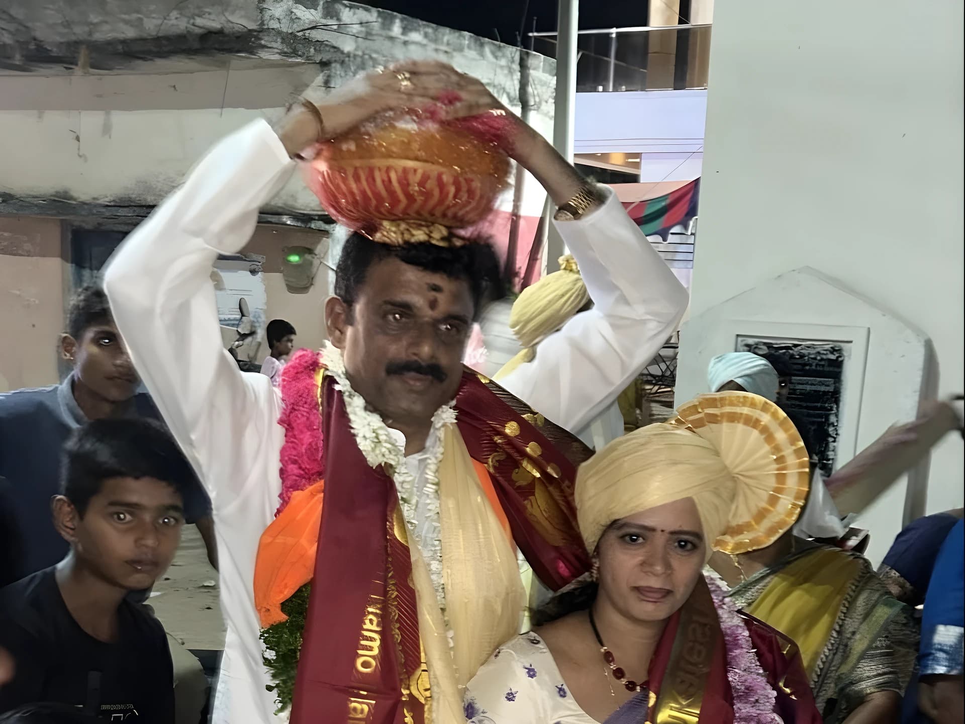 లడ్డూ వేలం.. రూ.11 లక్షలు!