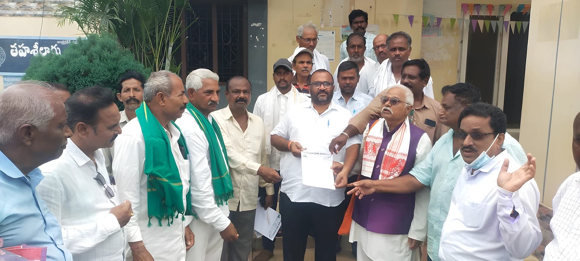 కరువు మండలంగా ప్రకటించాలి