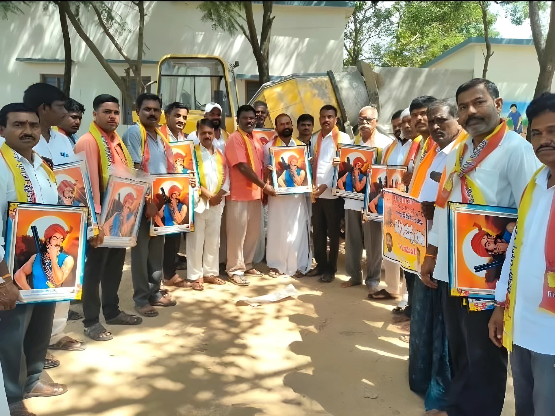 'విద్యతోనే ఉన్నత స్థాయికి ఎదగాలి'