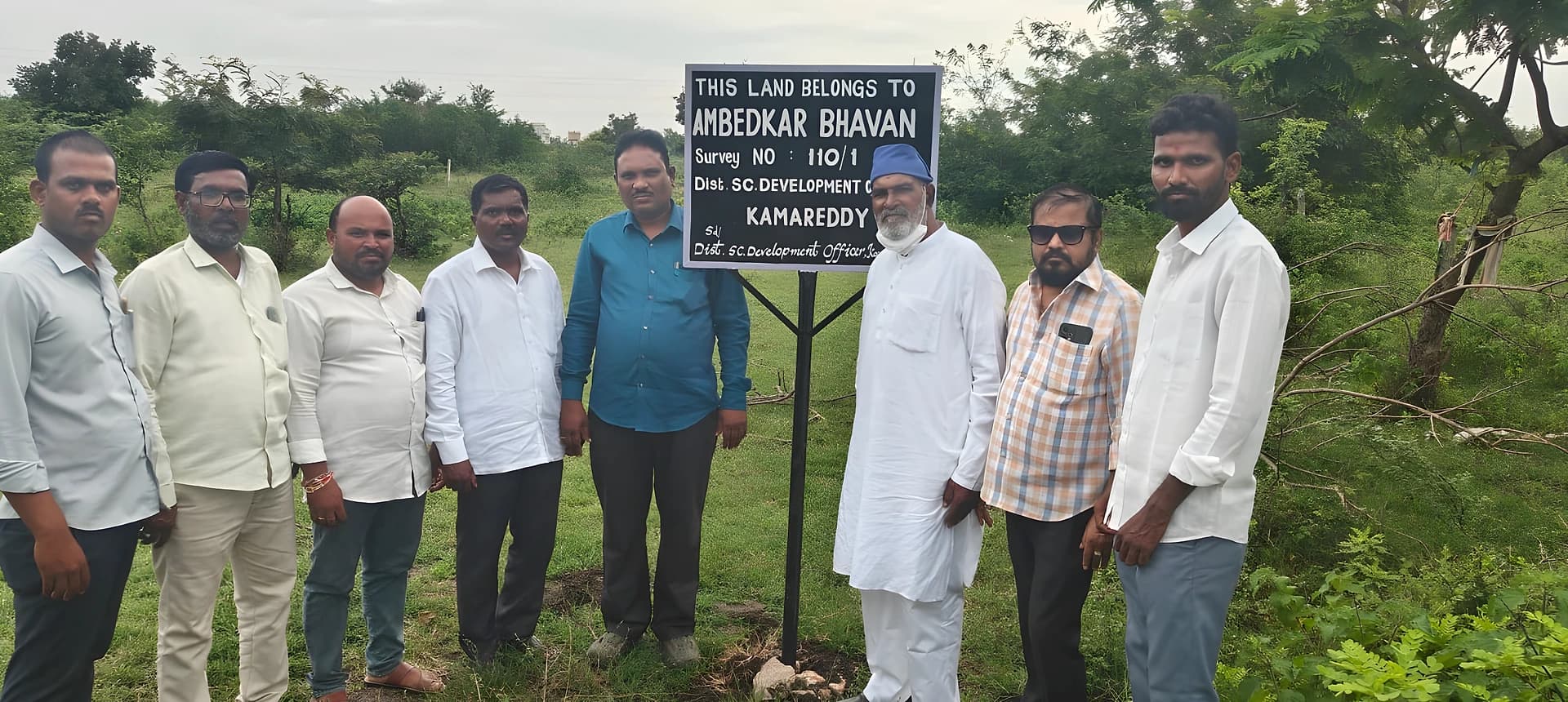 కామారెడ్డిలో అంబేద్కర్ భవన్.. బోర్డు పెట్టేశారు!