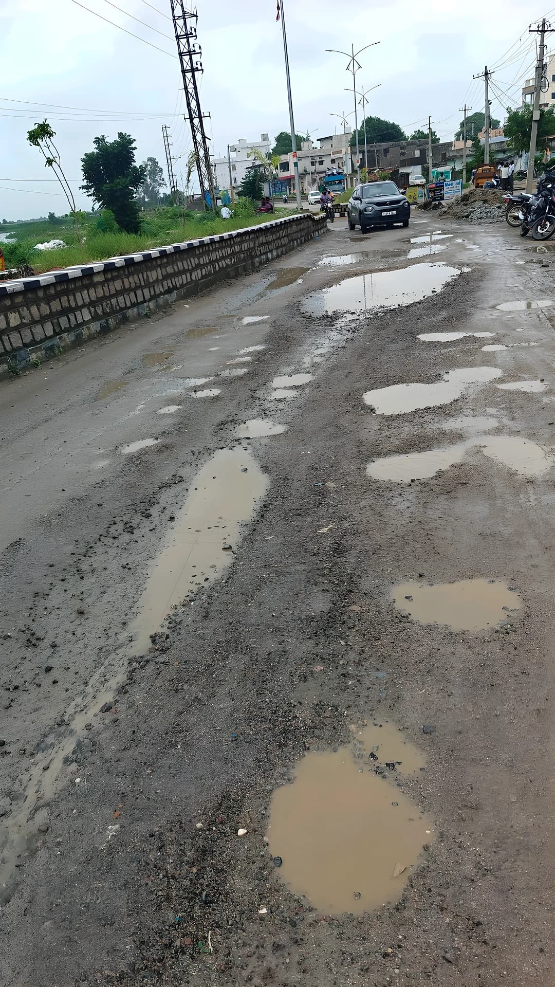 రామాయంపేట రోడ్లపై నరకయాతన.. స్థానికుల ఆవేదన